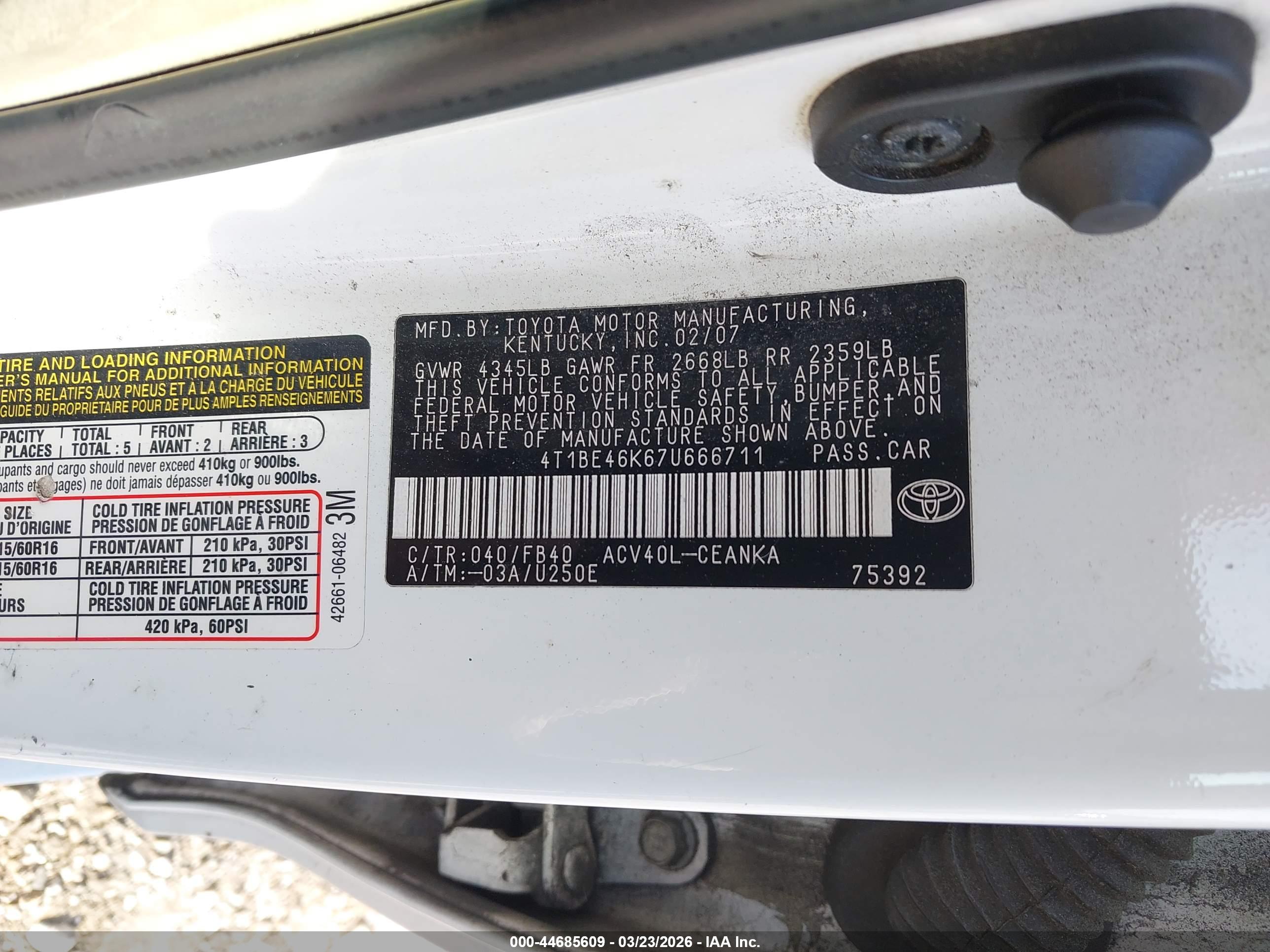 TOYOTA CAMRY image 9