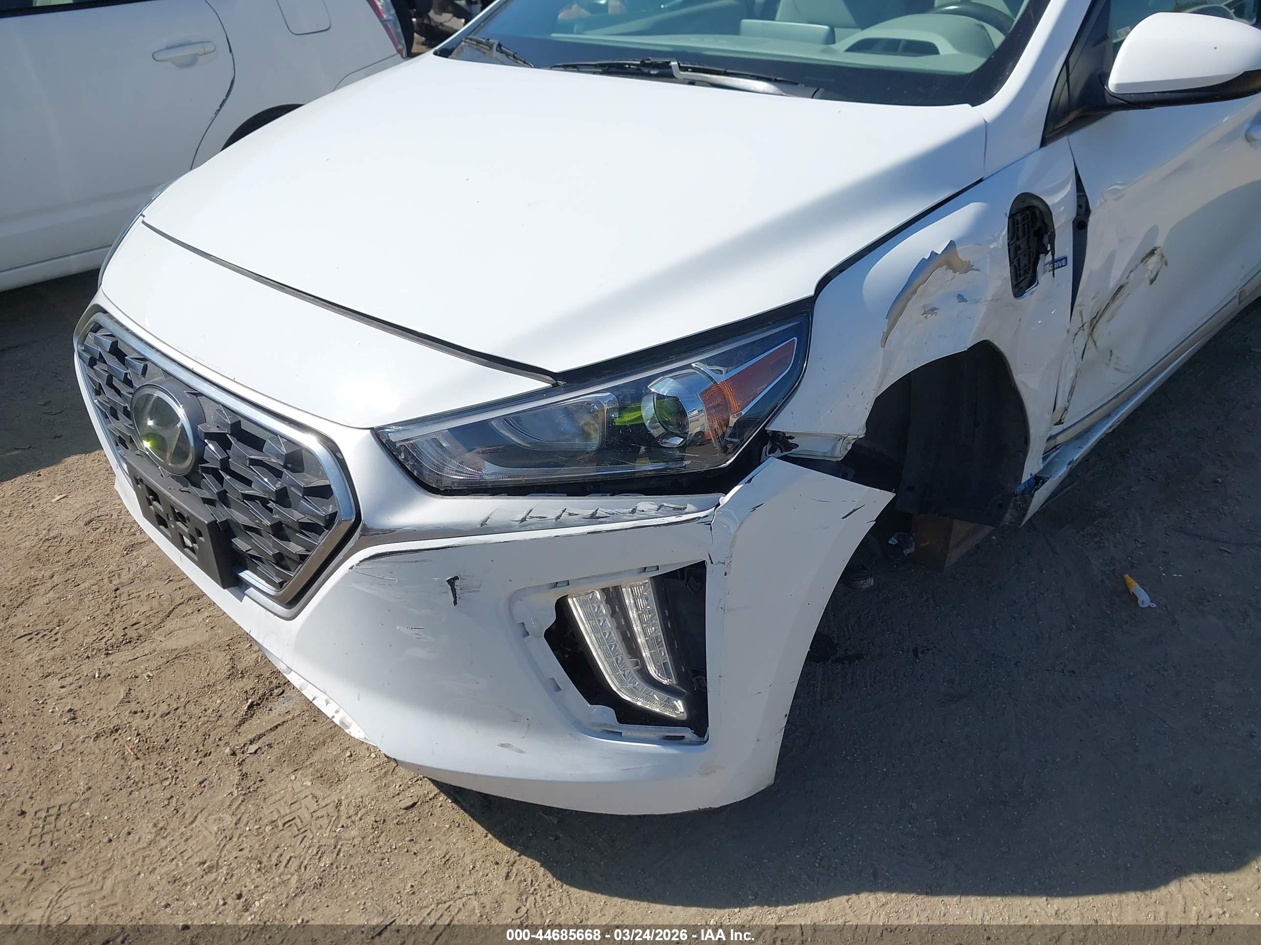 HYUNDAI IONIQ image 6