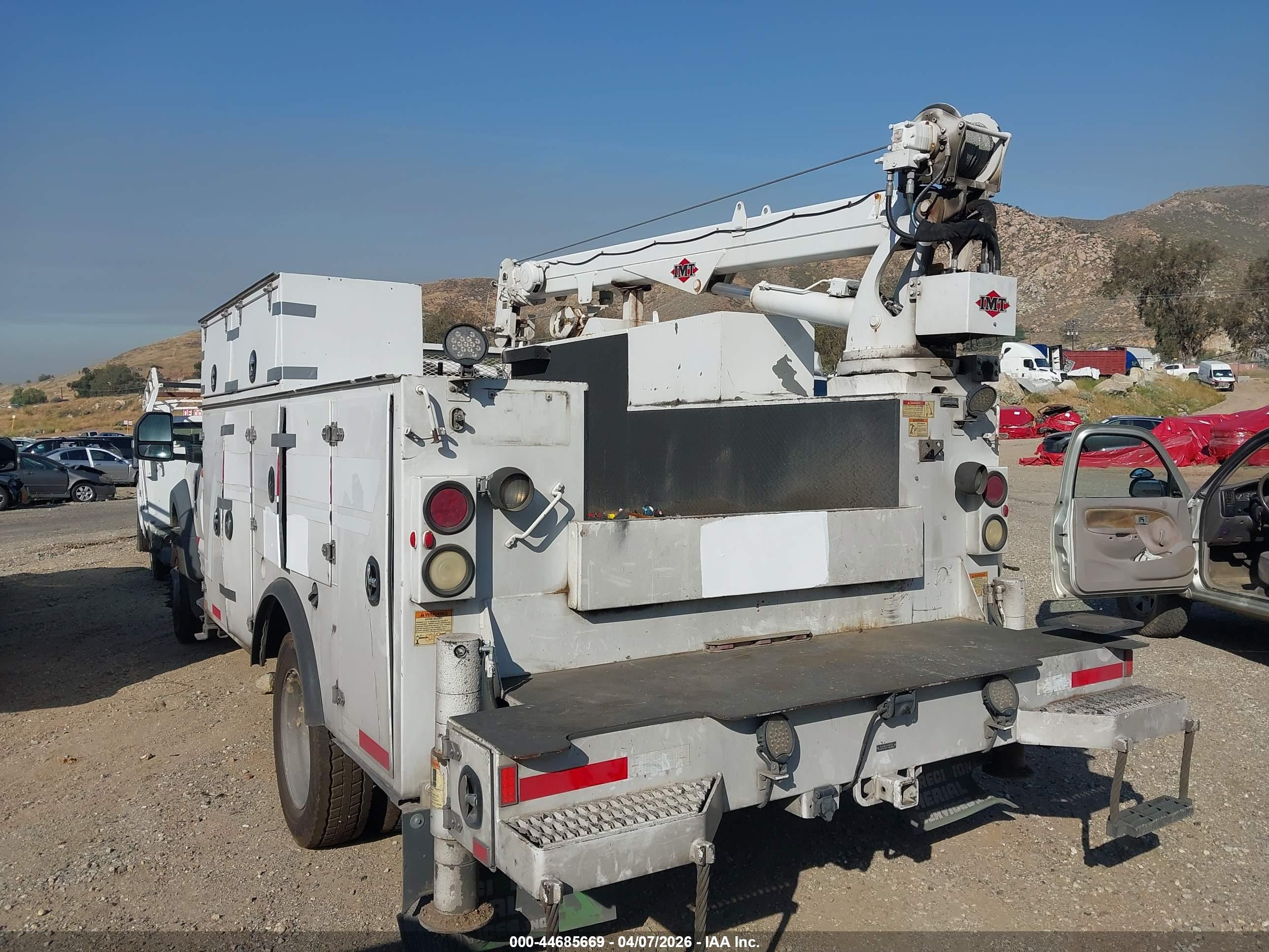 FORD F-550 image 3