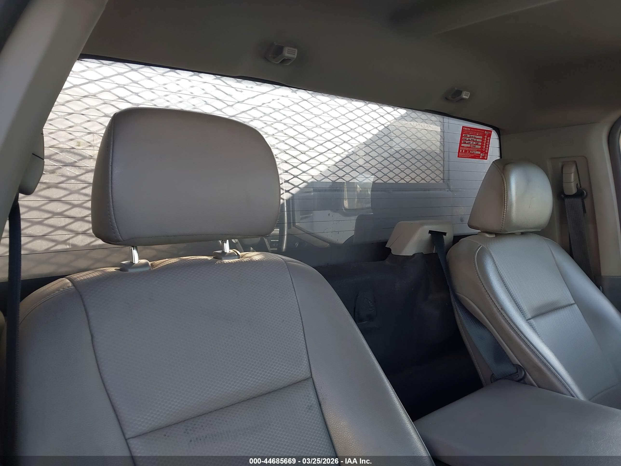 FORD F-550 image 7