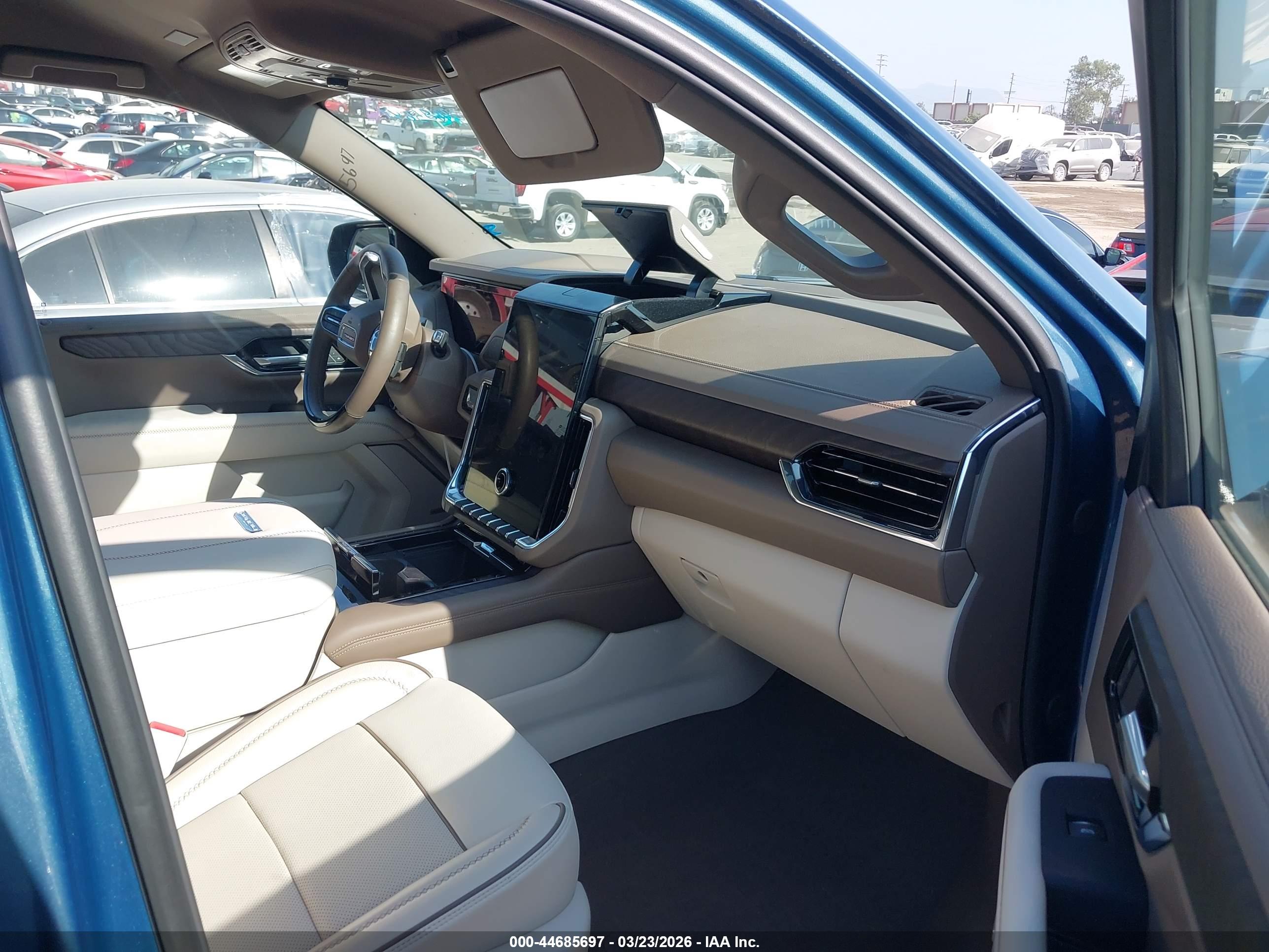 GMC YUKON image 5