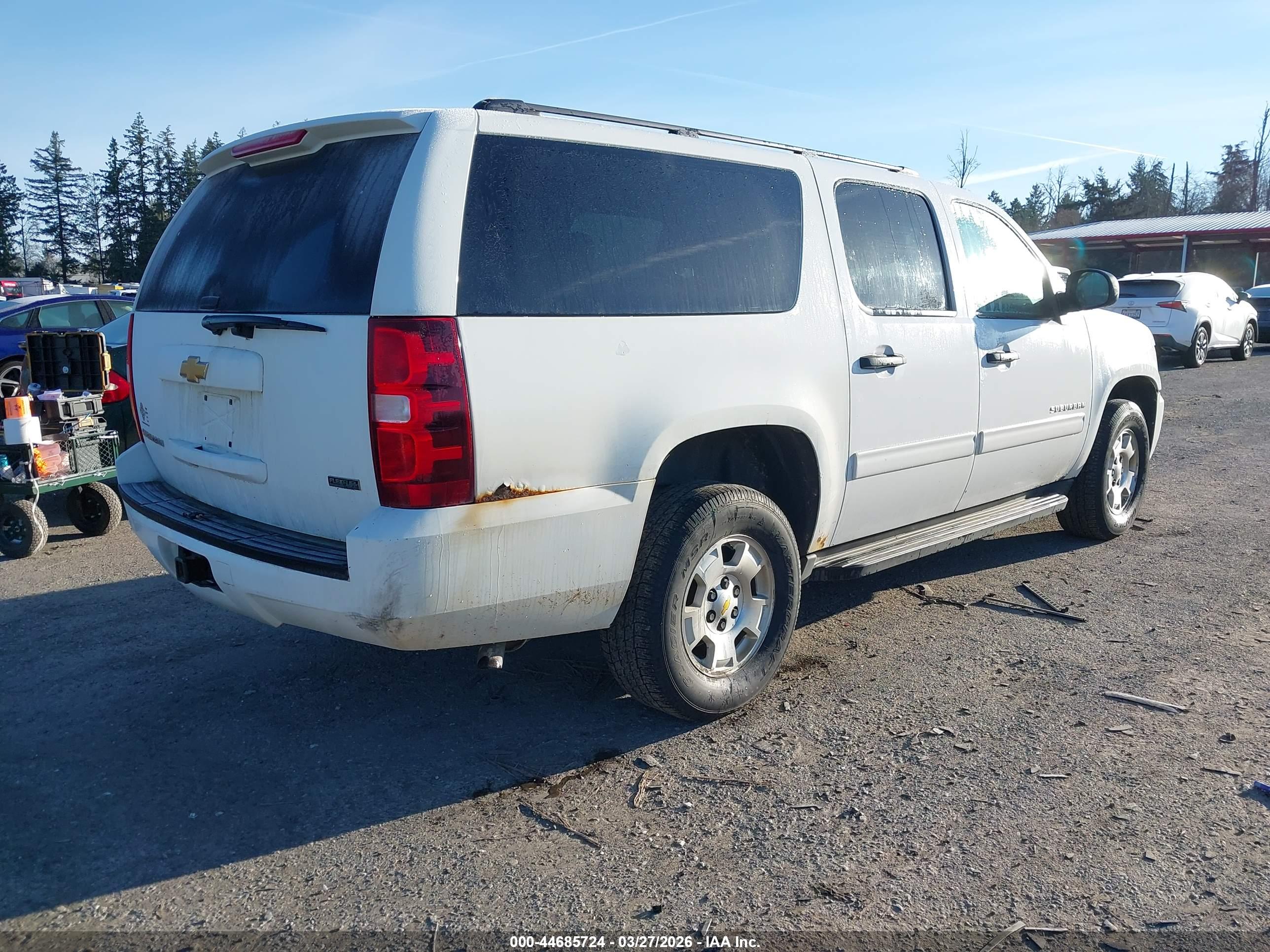 CHEVROLET SUBURBAN image 4