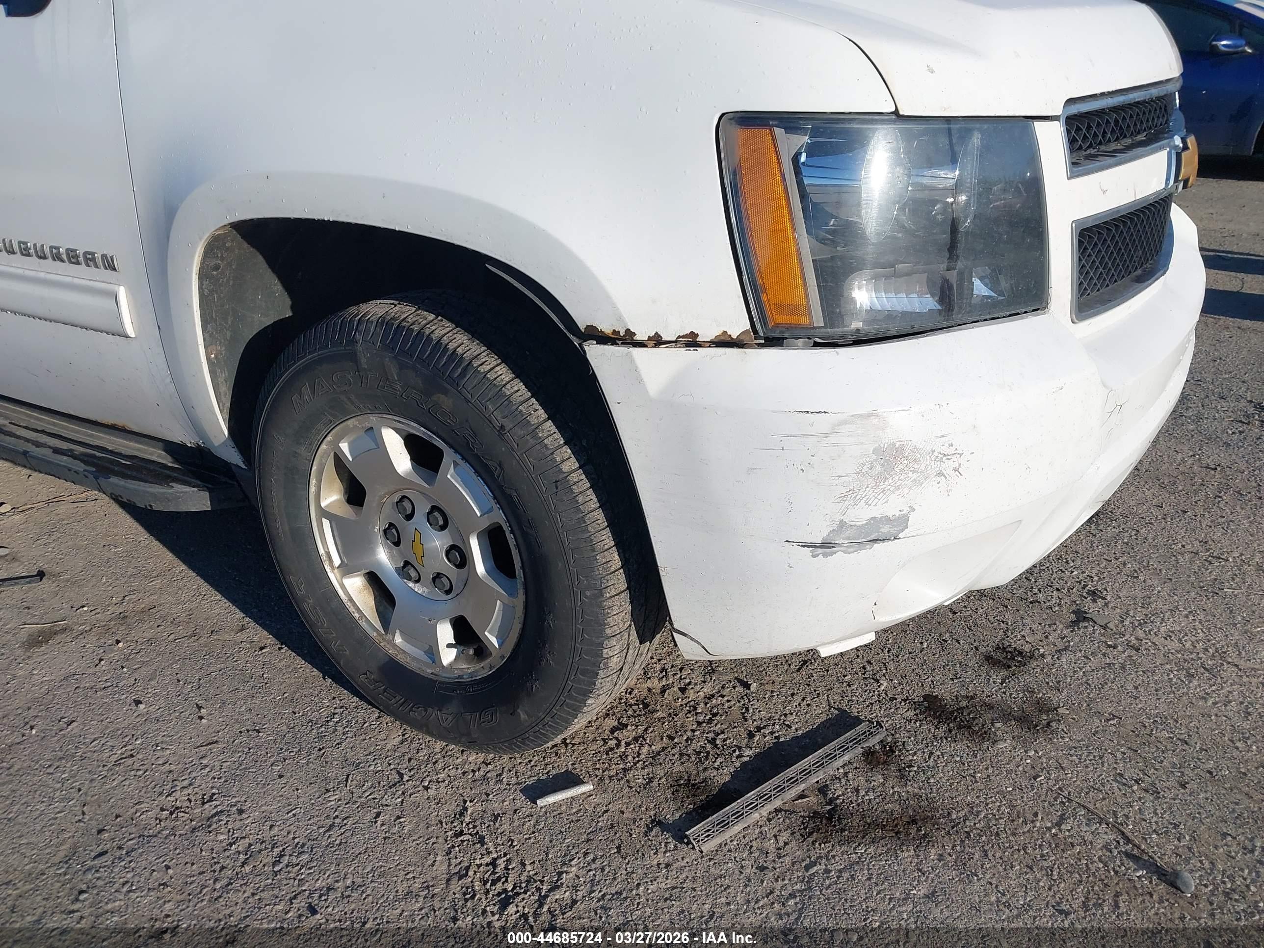 CHEVROLET SUBURBAN image 6