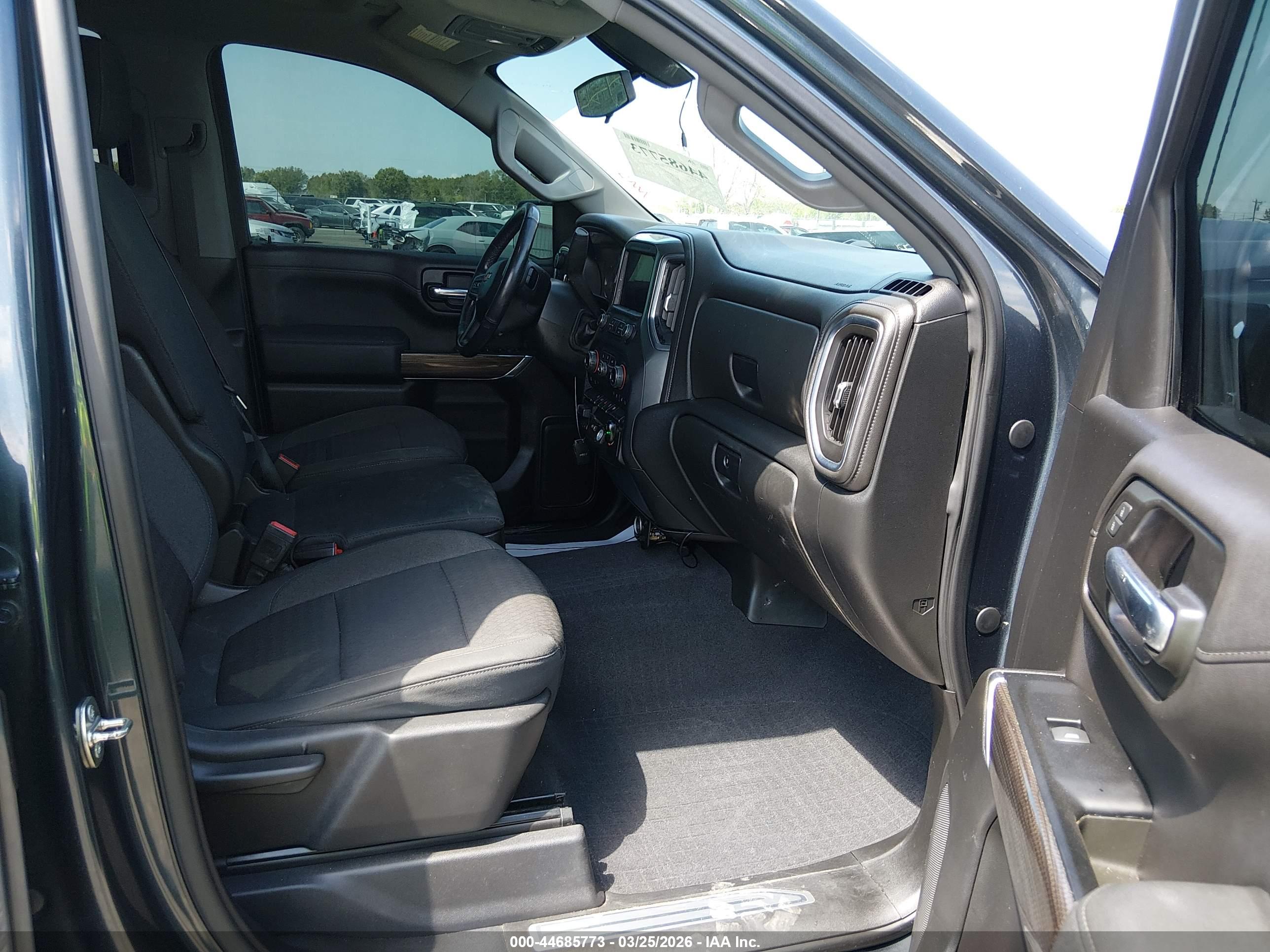 CHEVROLET SILVERADO image 5