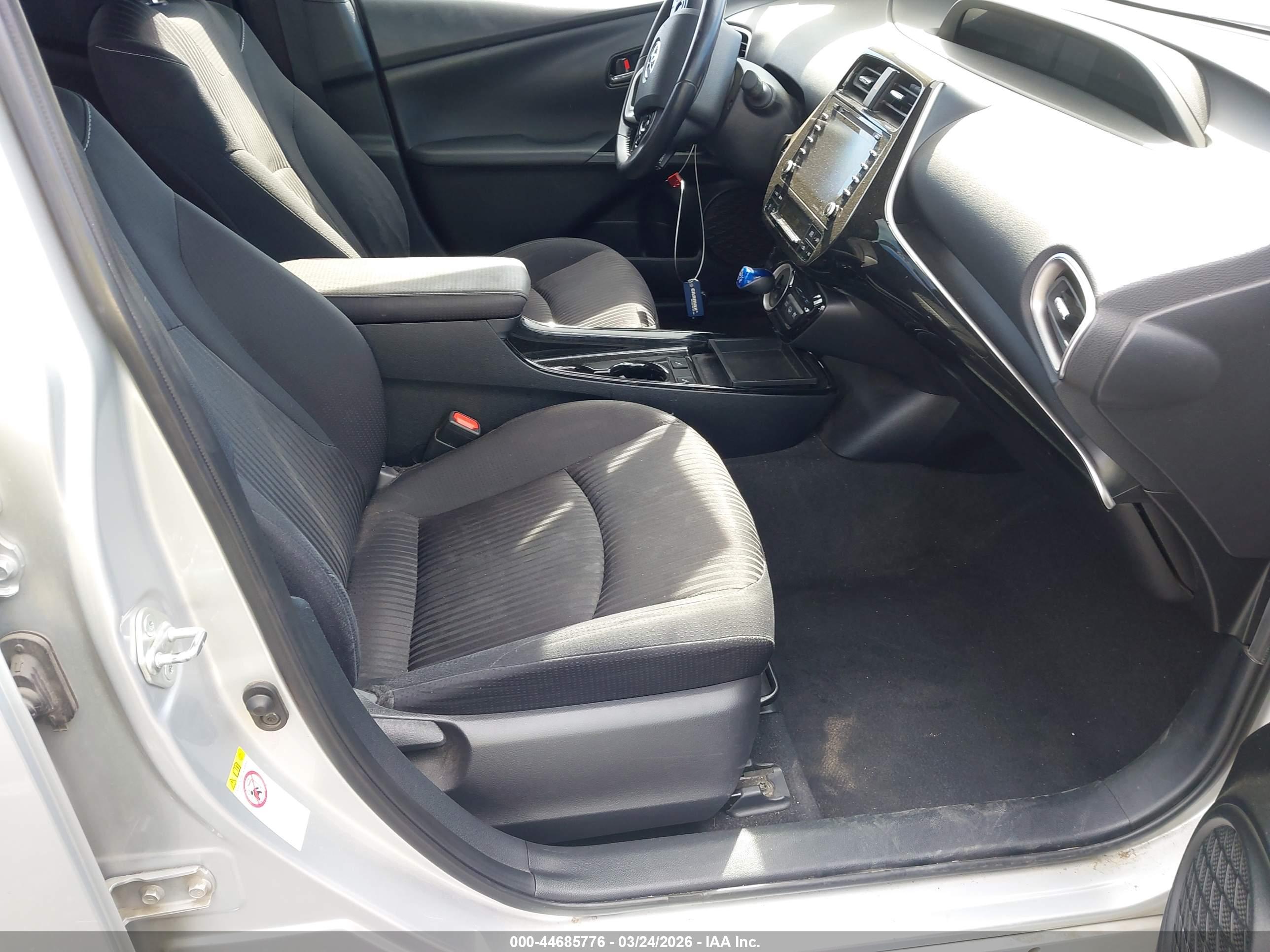 TOYOTA PRIUS image 5