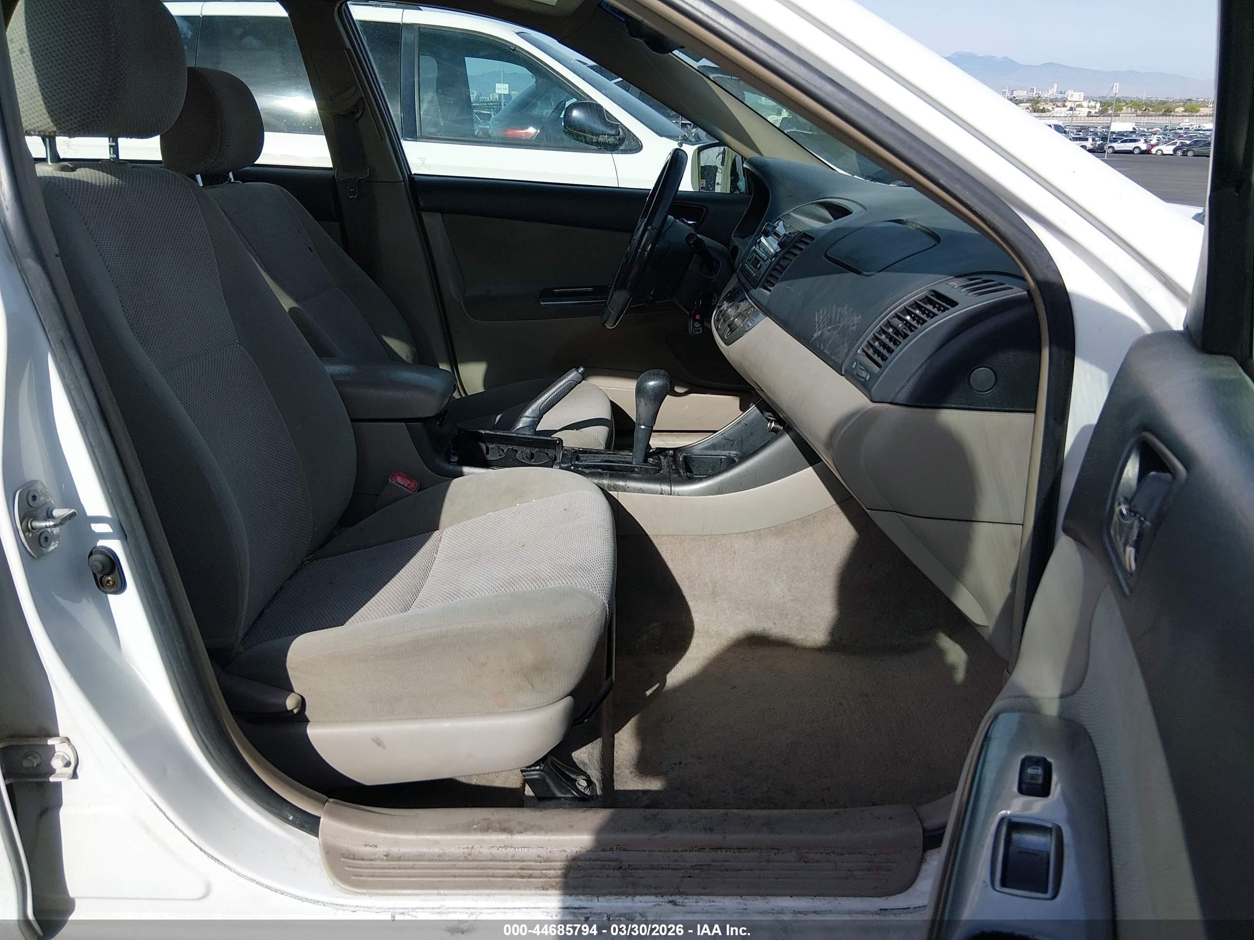 TOYOTA CAMRY image 5