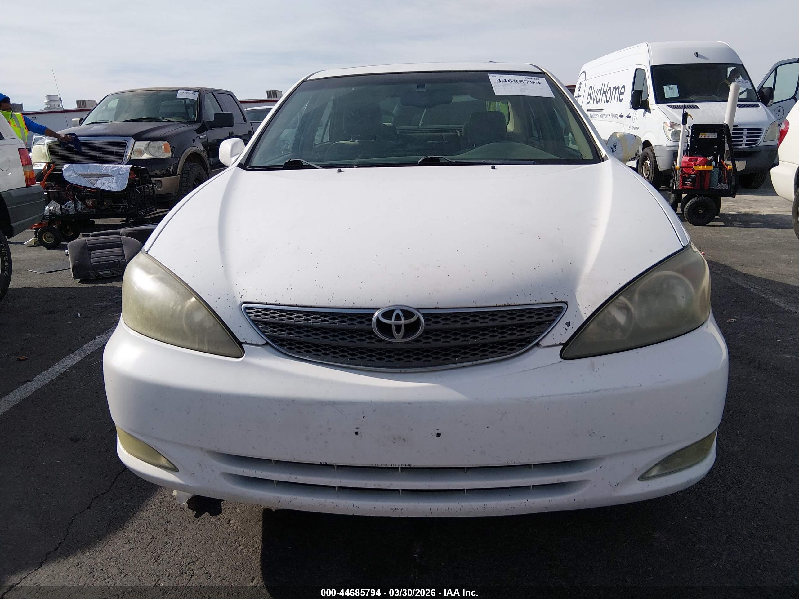 TOYOTA CAMRY image 6