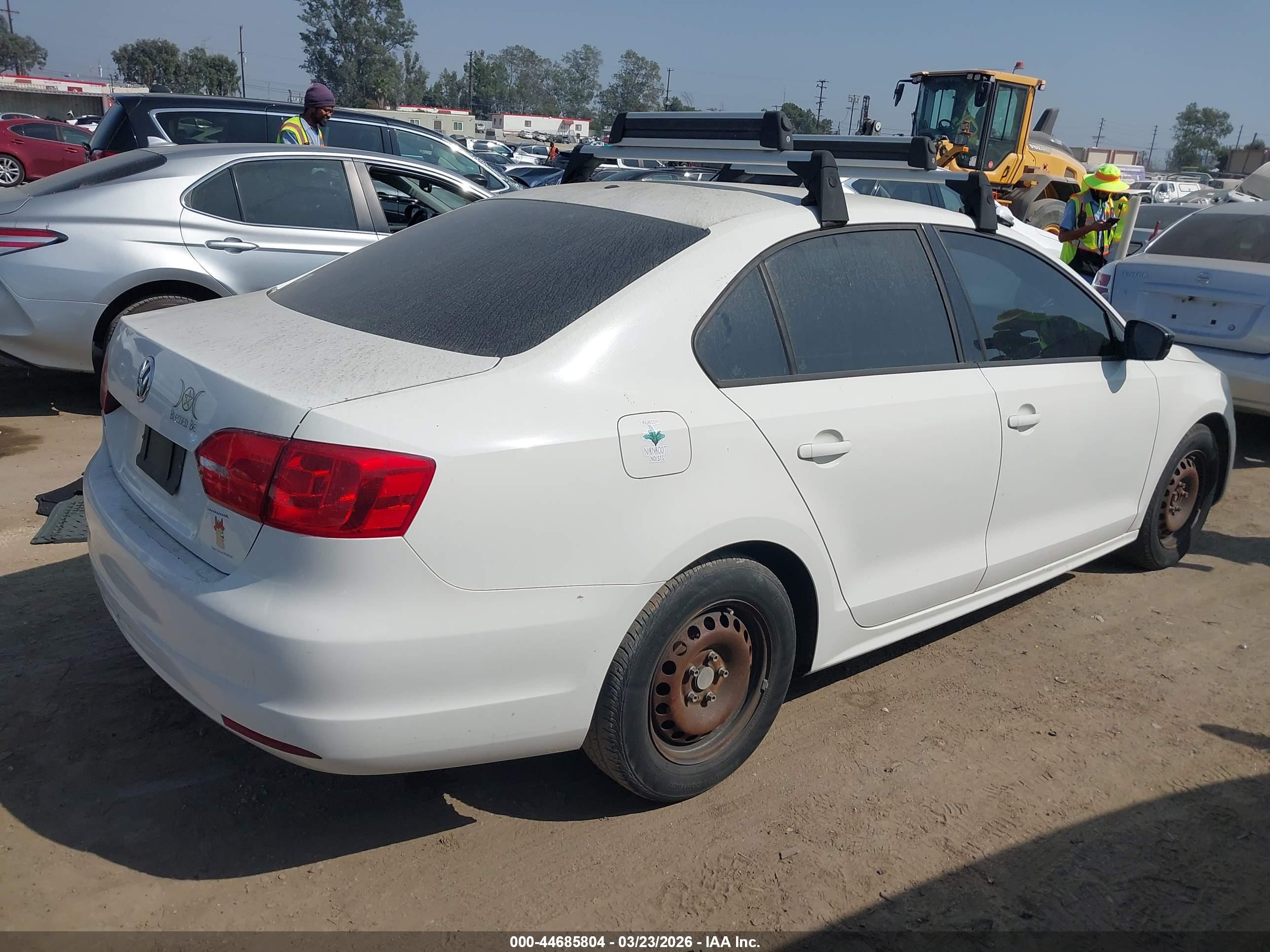 VOLKSWAGEN JETTA image 4