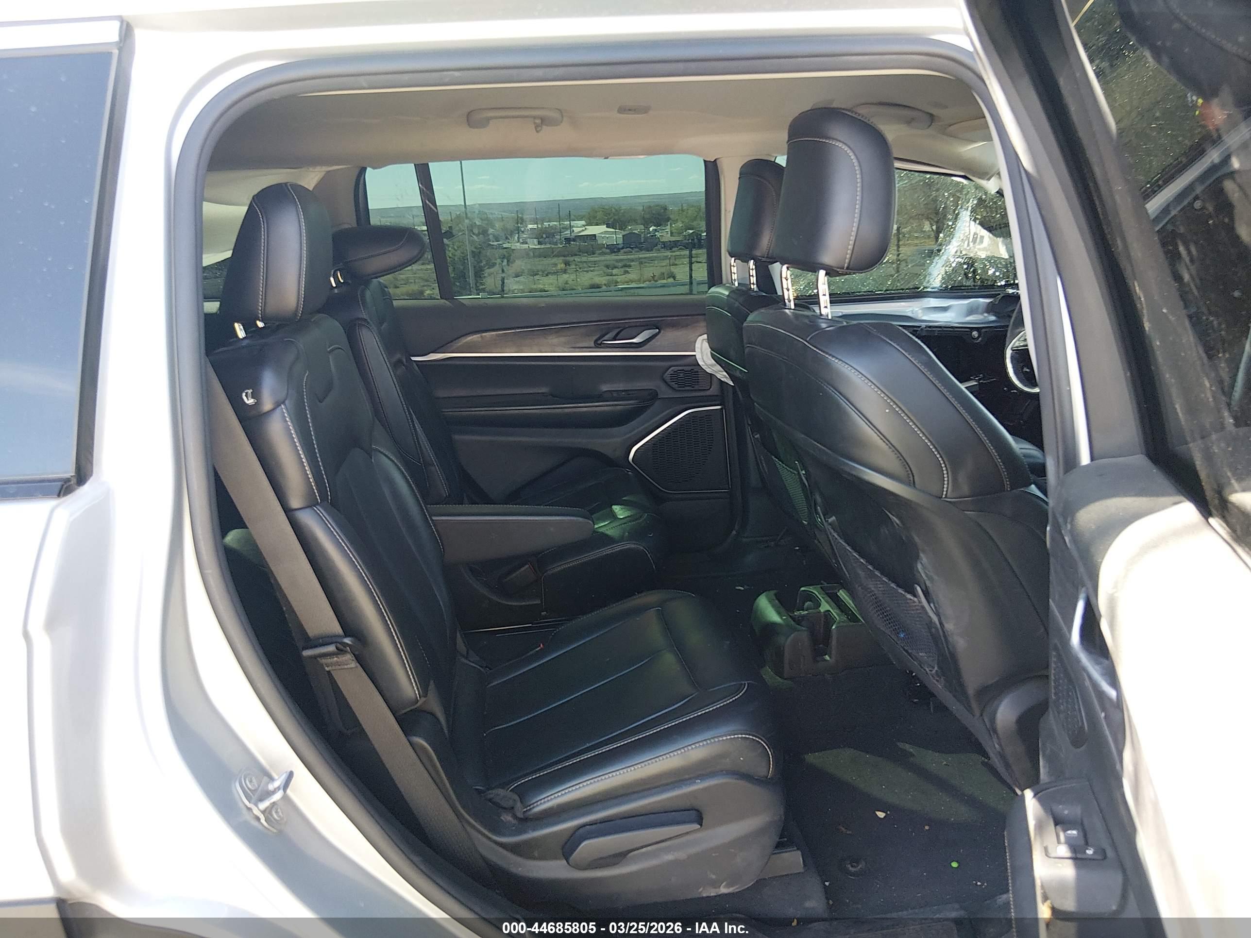 JEEP GRAND image 8