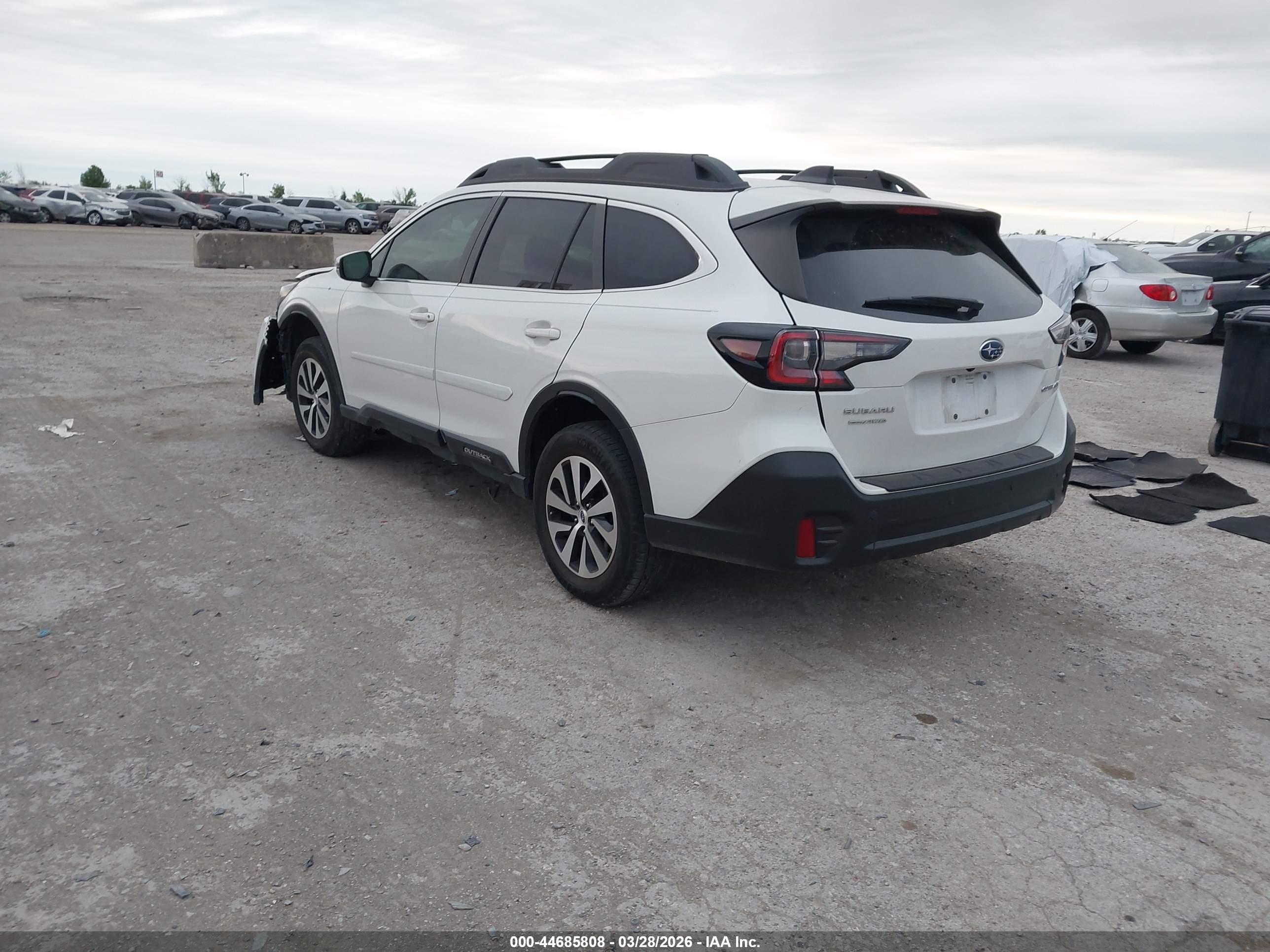 SUBARU OUTBACK image 3