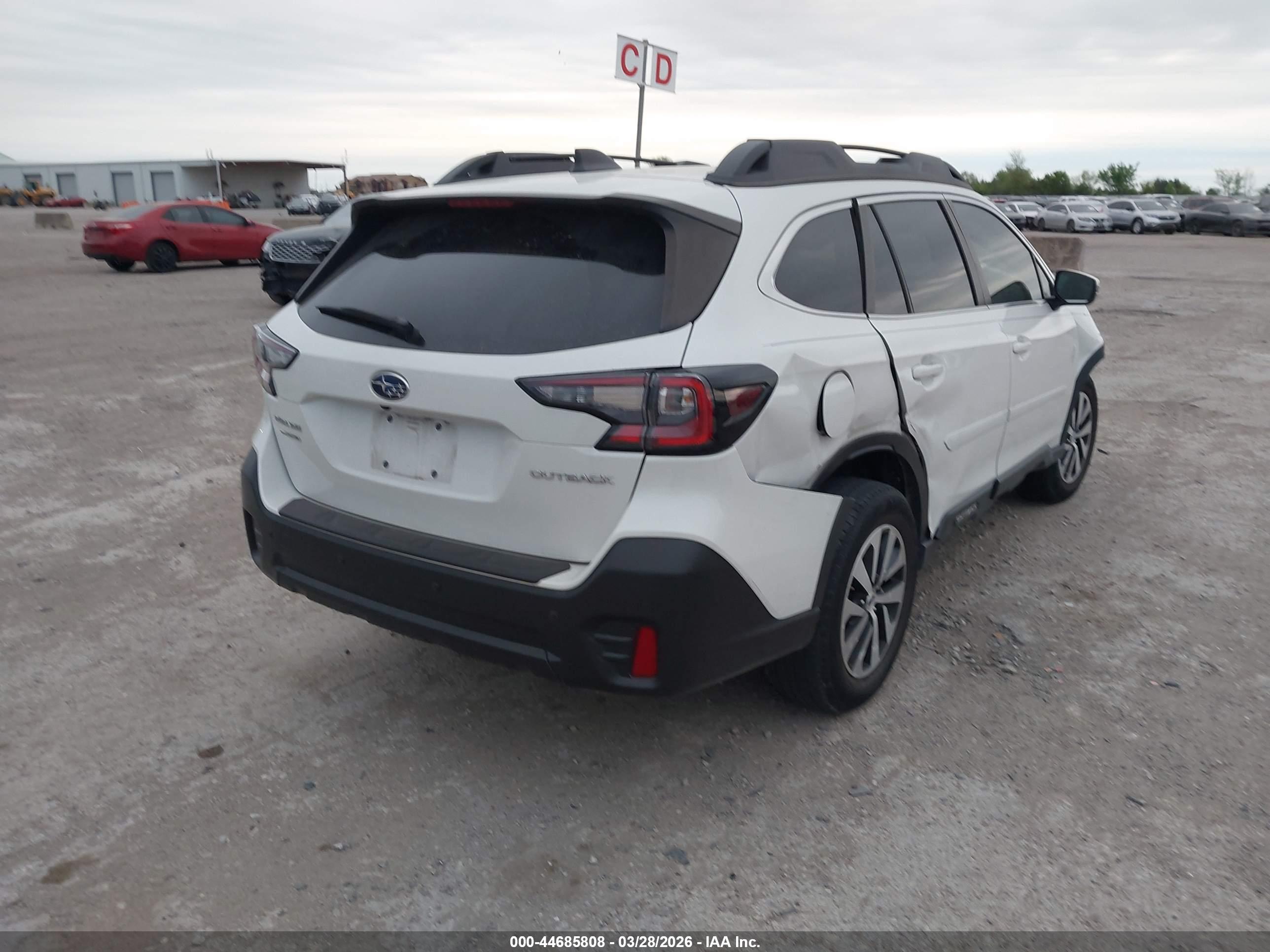 SUBARU OUTBACK image 4