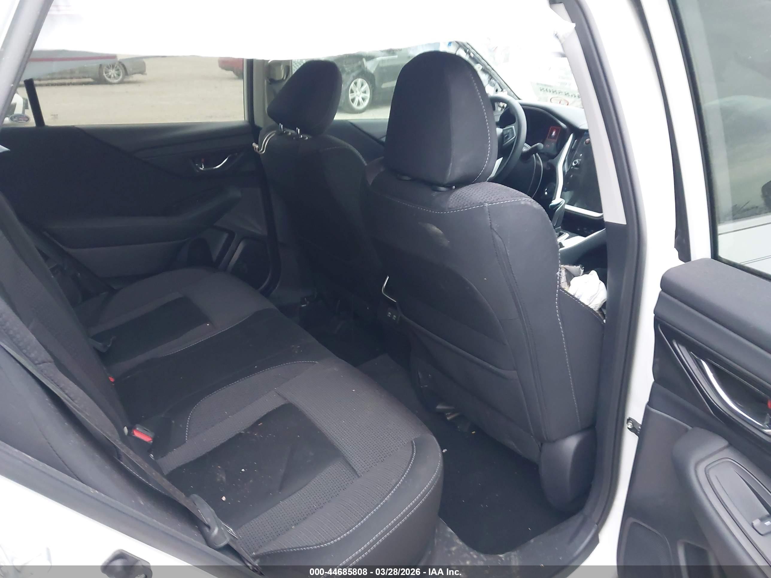 SUBARU OUTBACK image 8