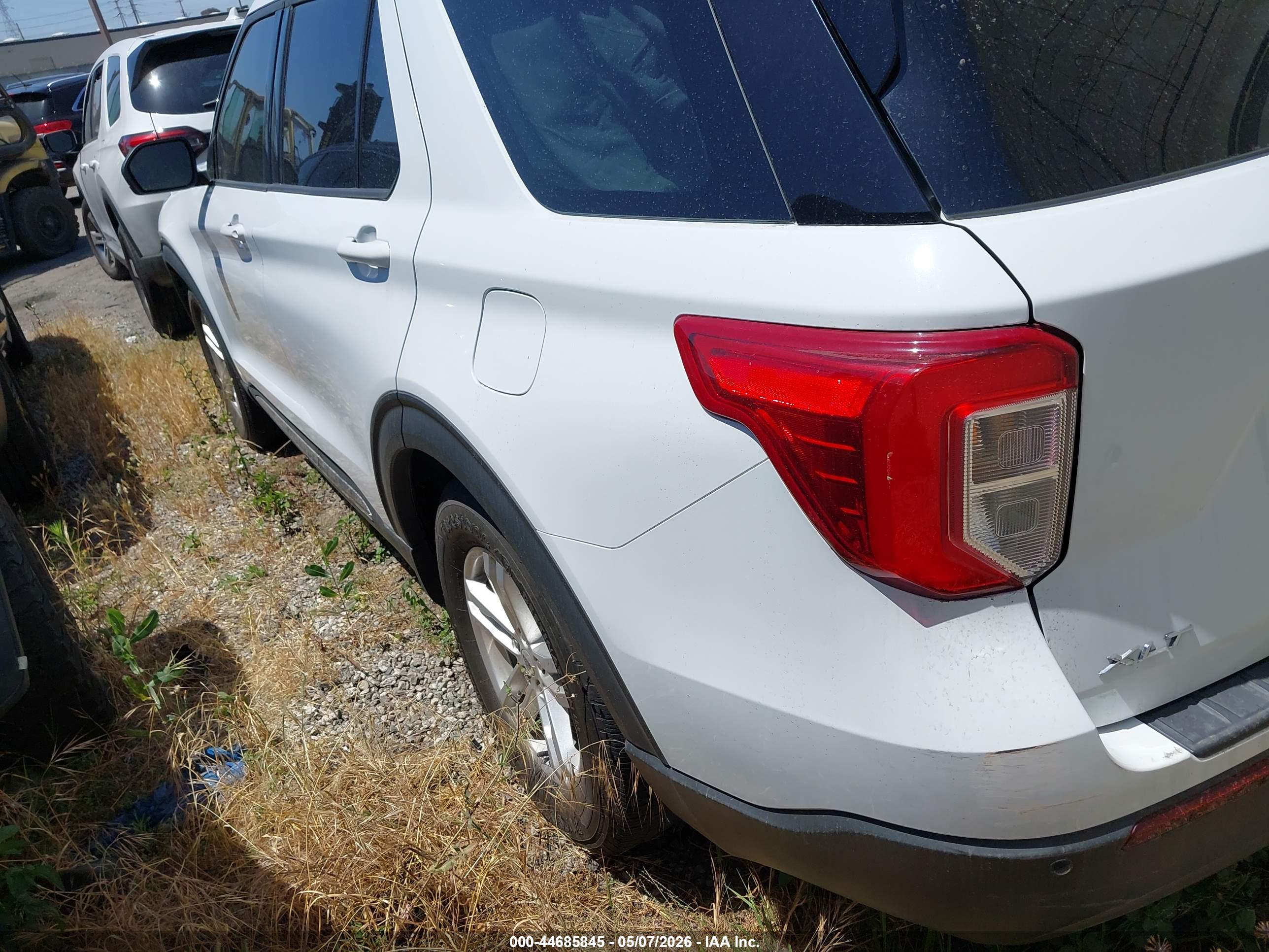 FORD EXPLORER image 3
