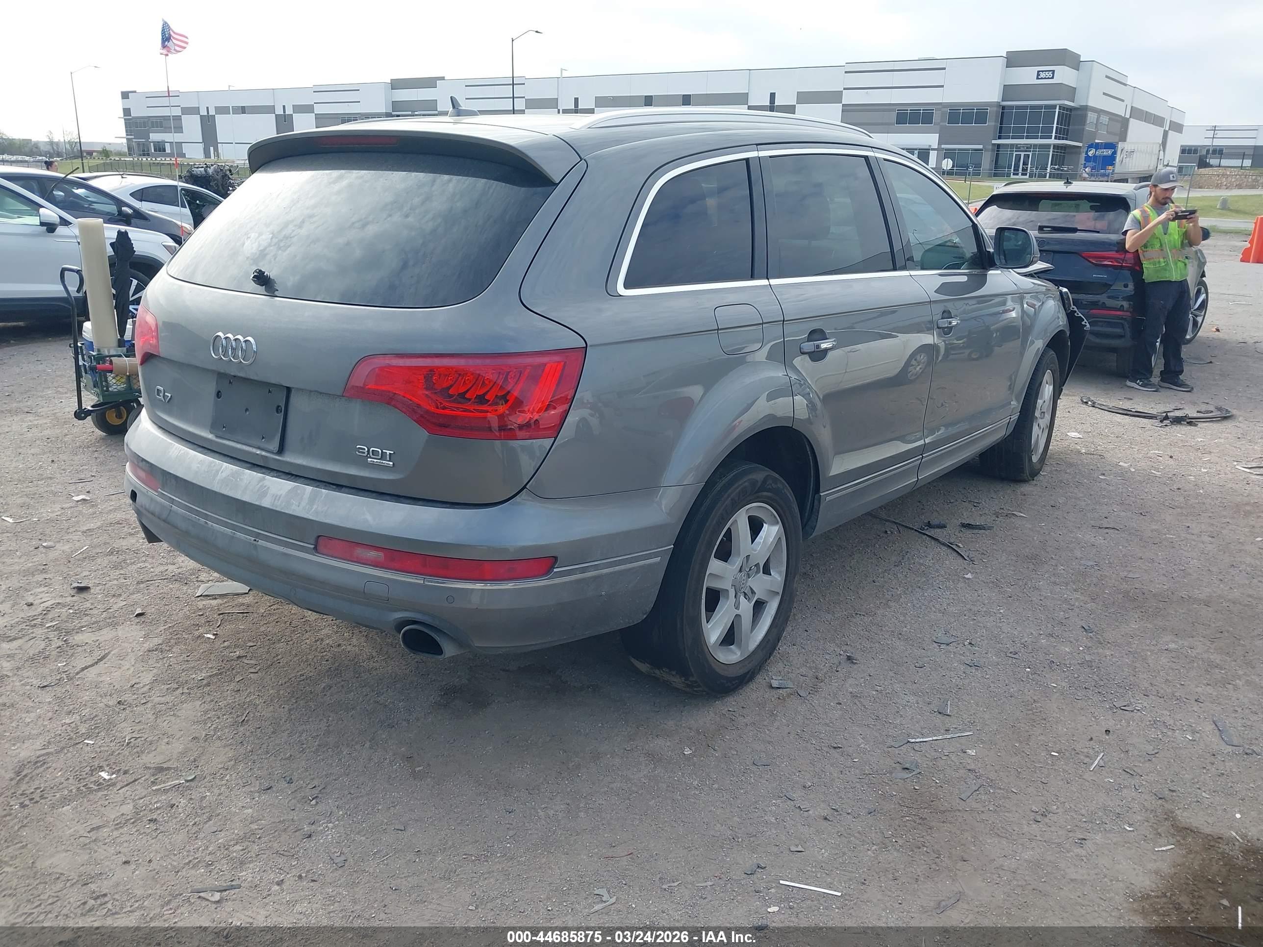 AUDI Q7 image 4