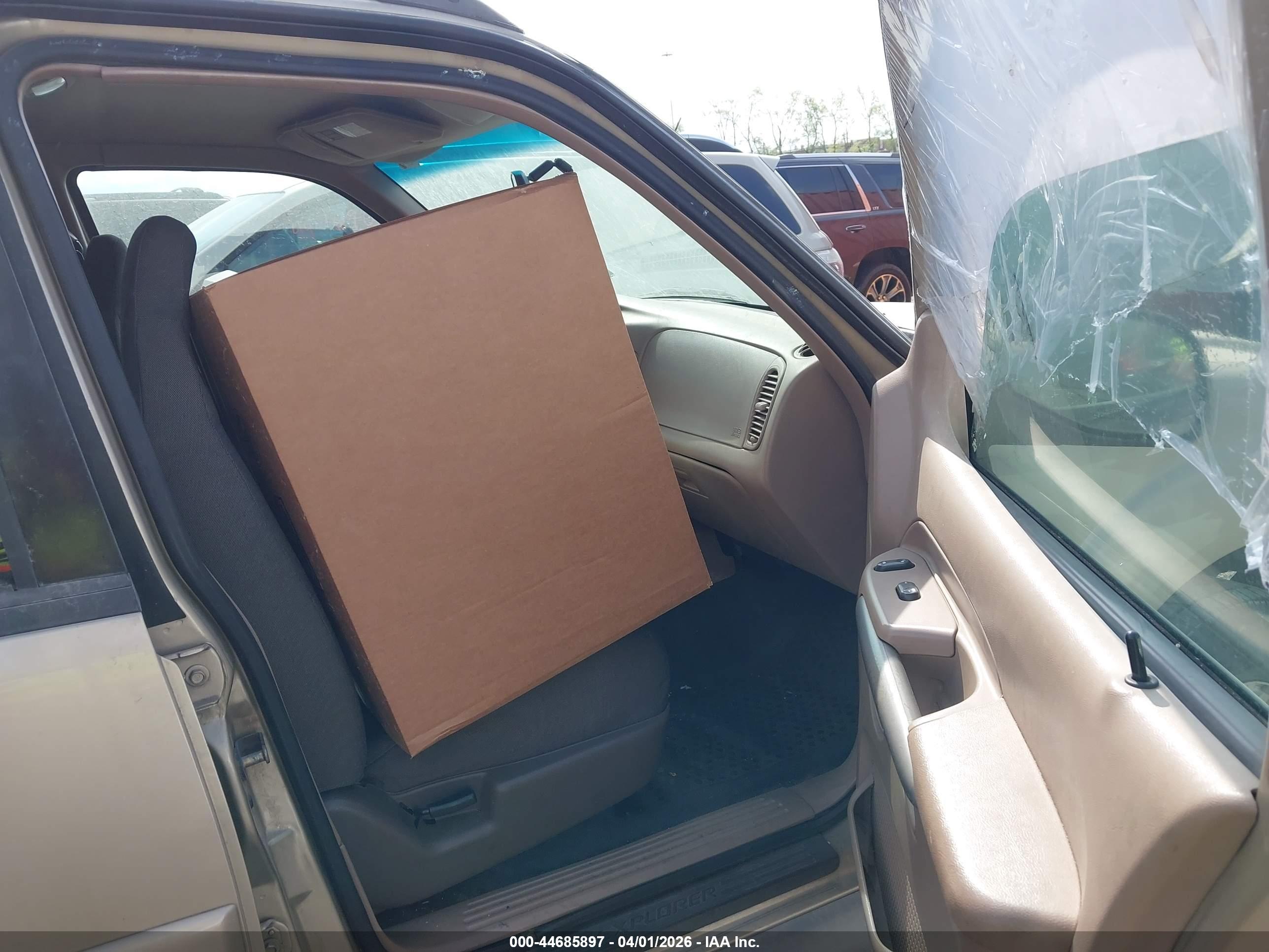 FORD EXPLORER image 5