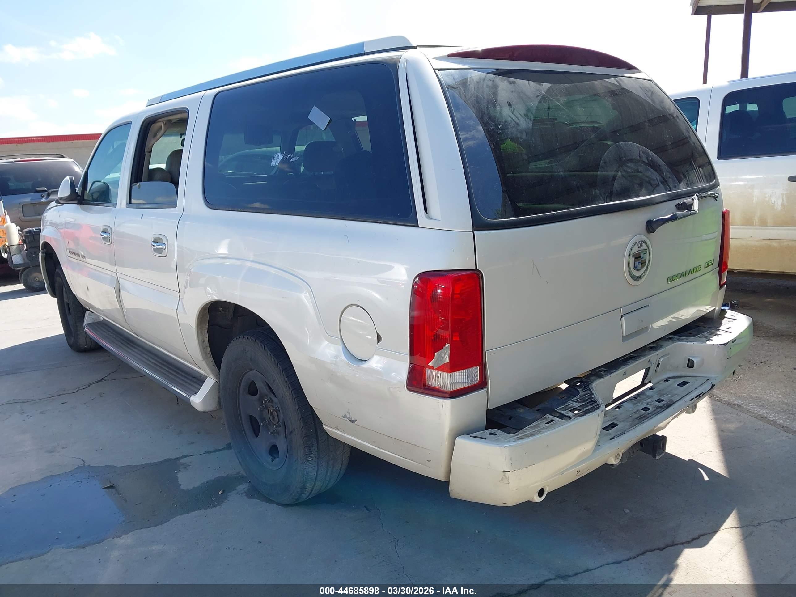 CADILLAC ESCALADE image 3
