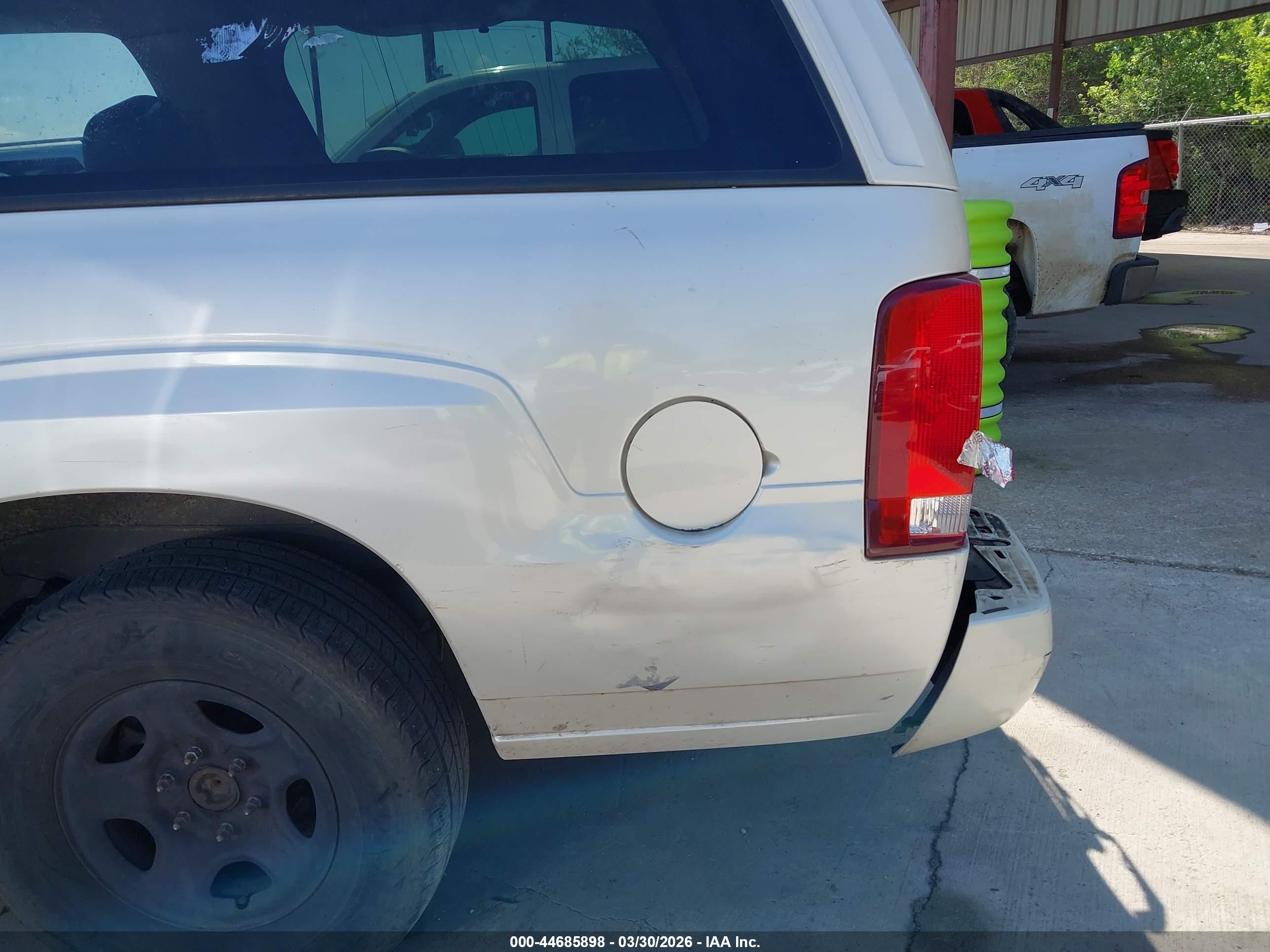 CADILLAC ESCALADE image 6