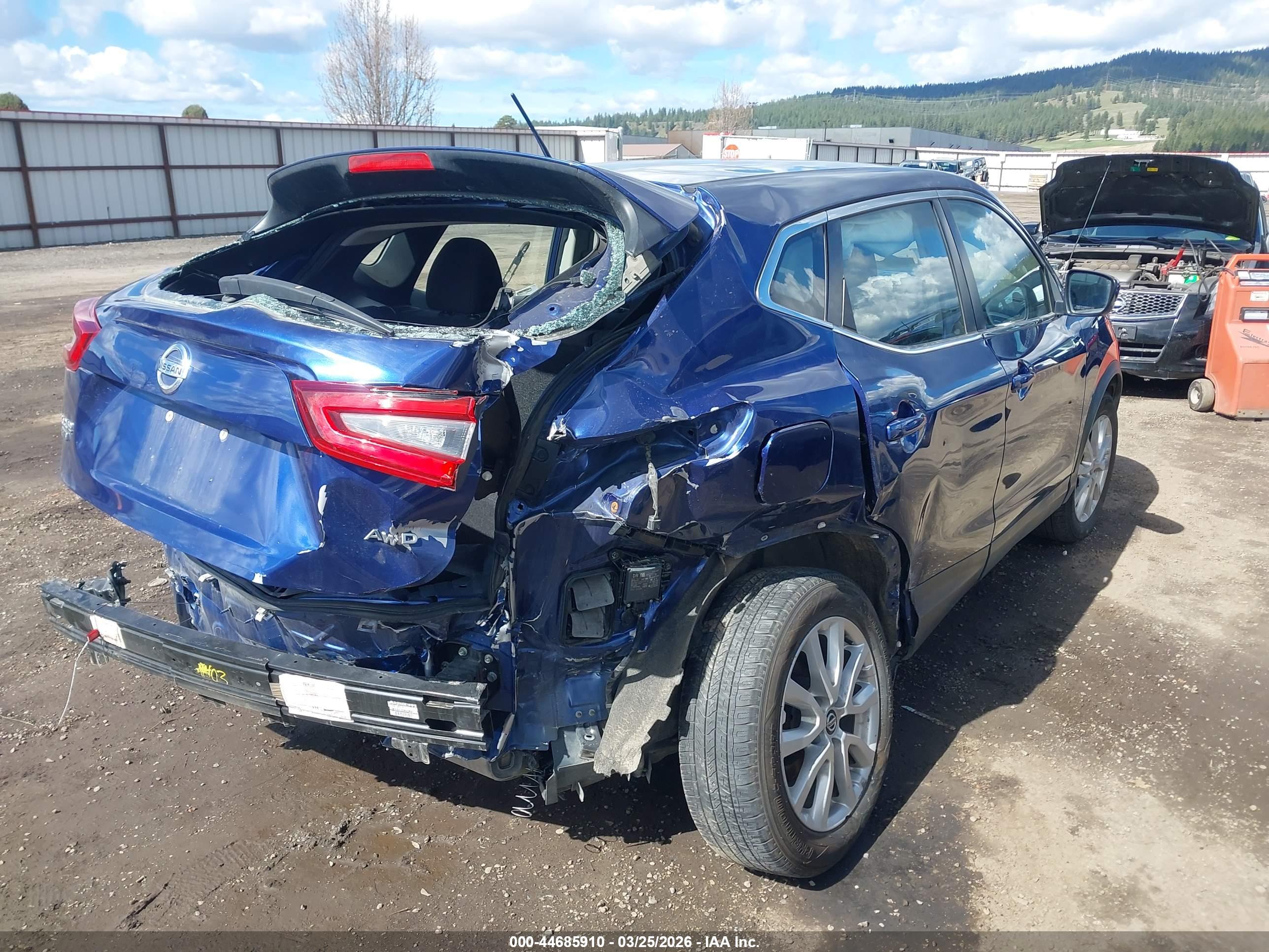 NISSAN ROGUE image 4