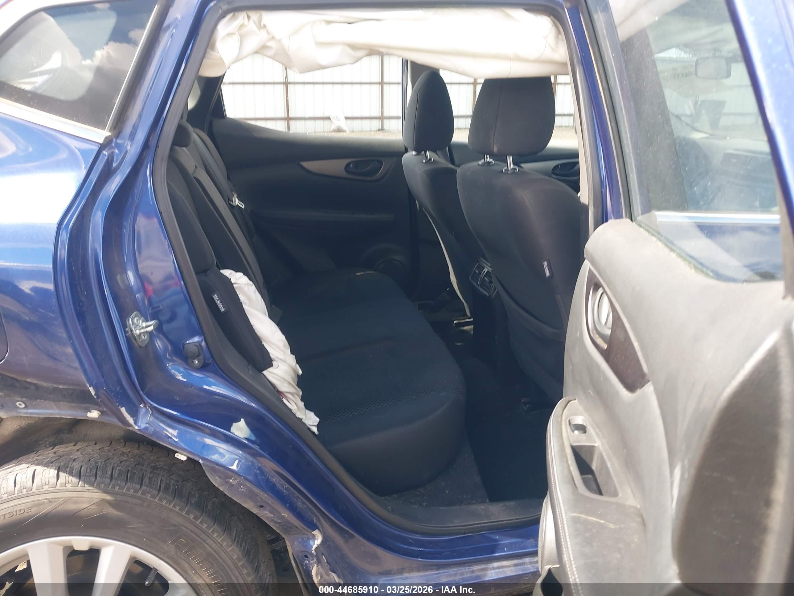 NISSAN ROGUE image 8