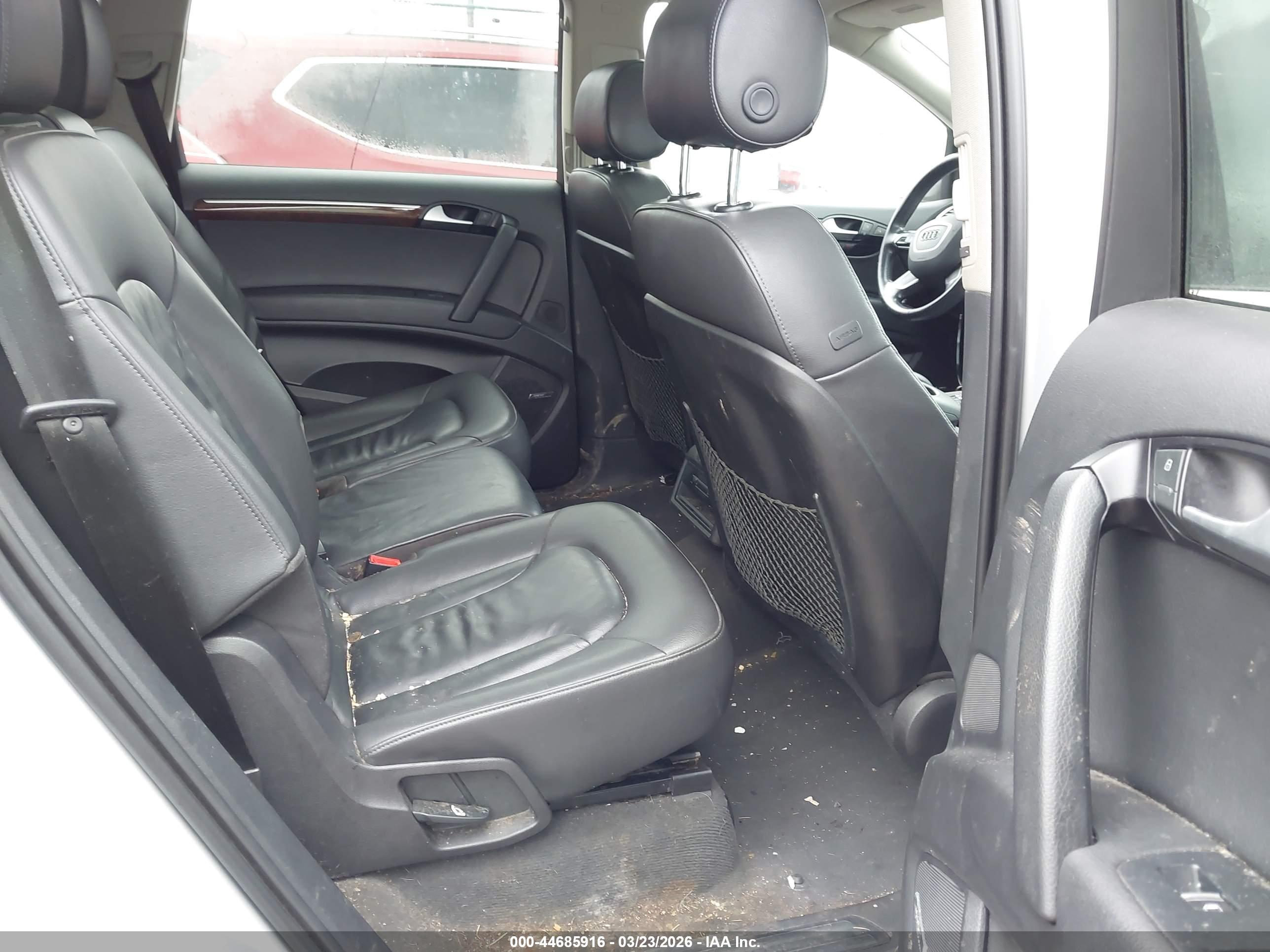 AUDI Q7 image 8