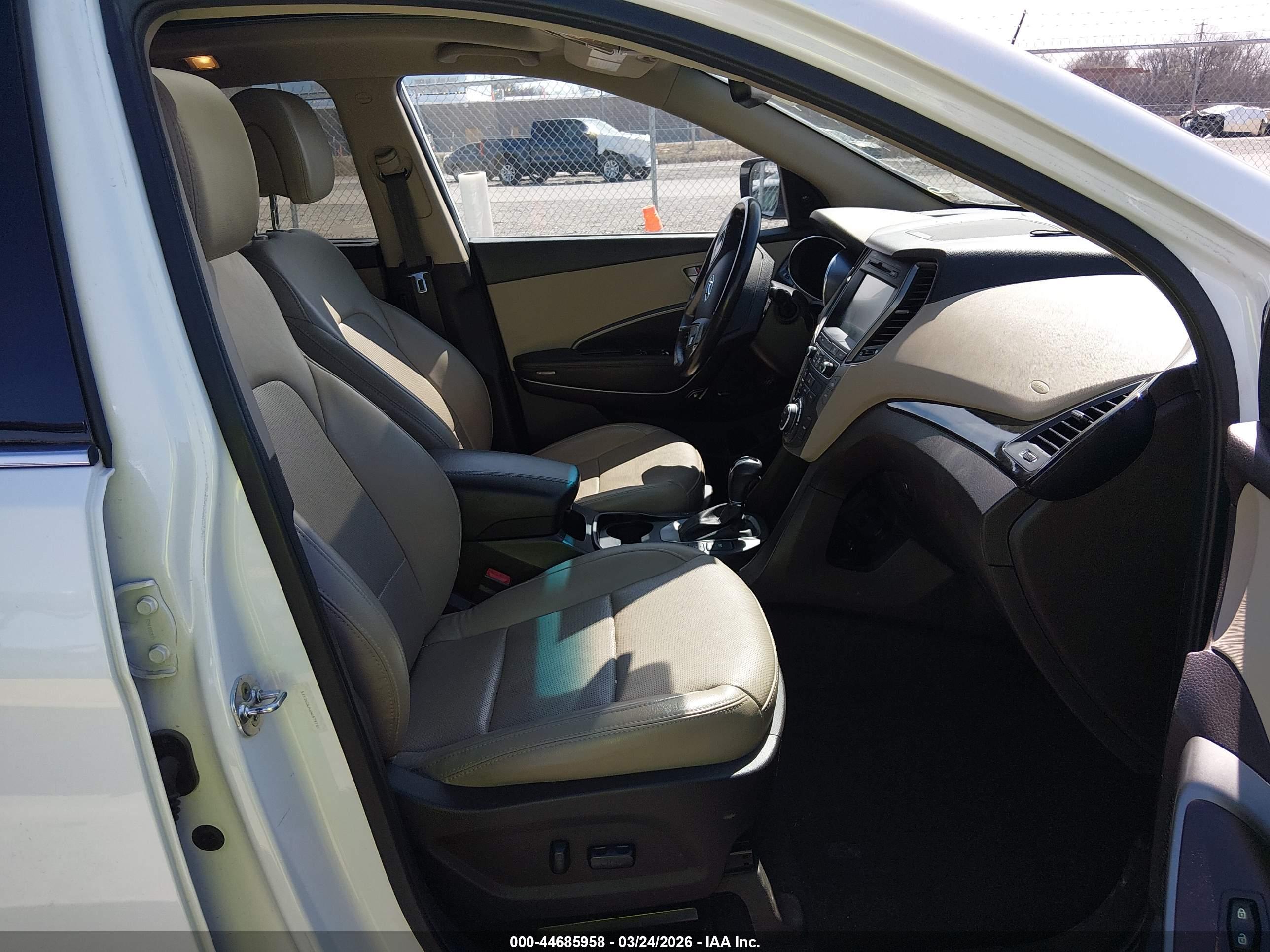 HYUNDAI SANTA image 5