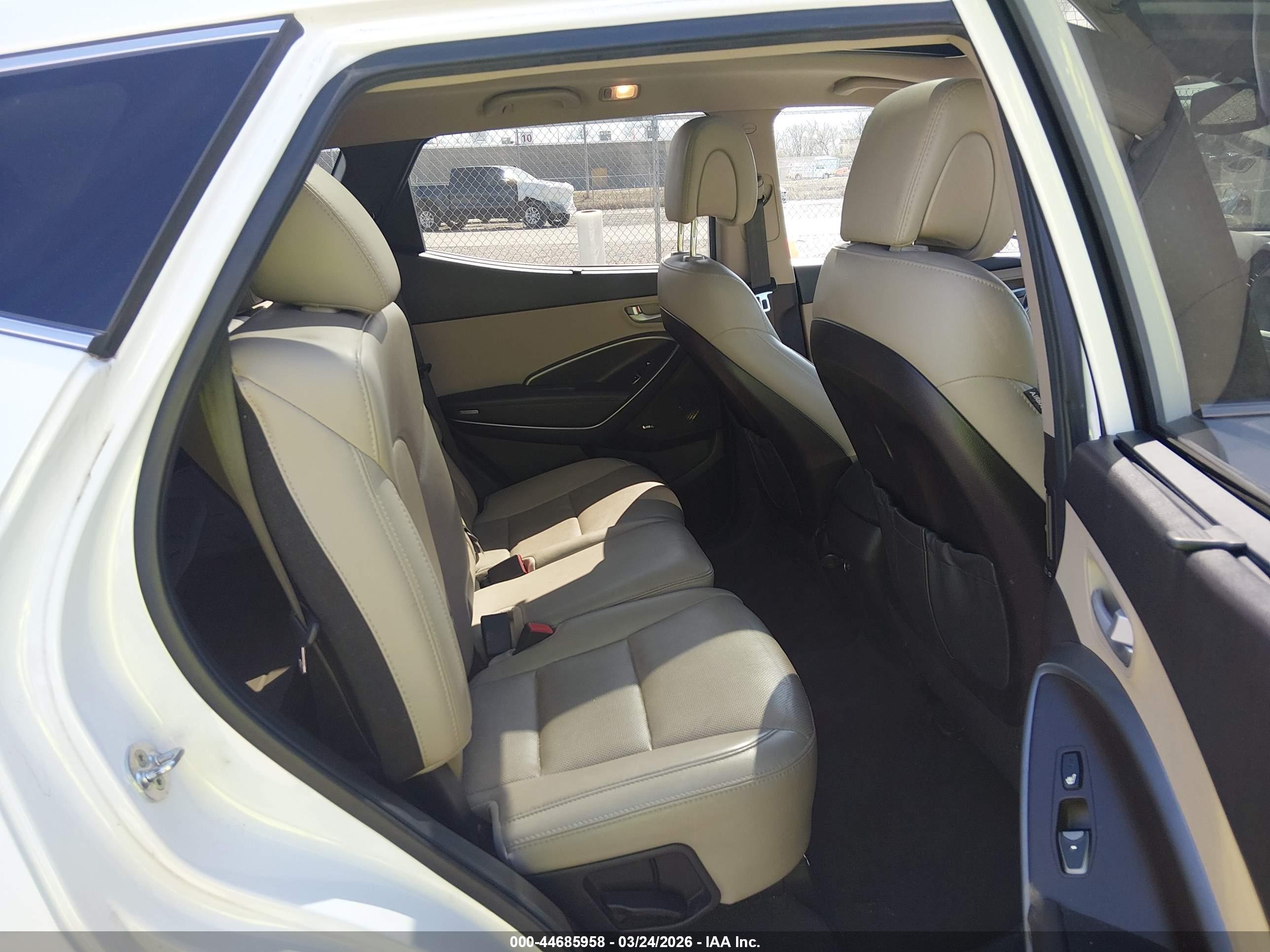 HYUNDAI SANTA image 8