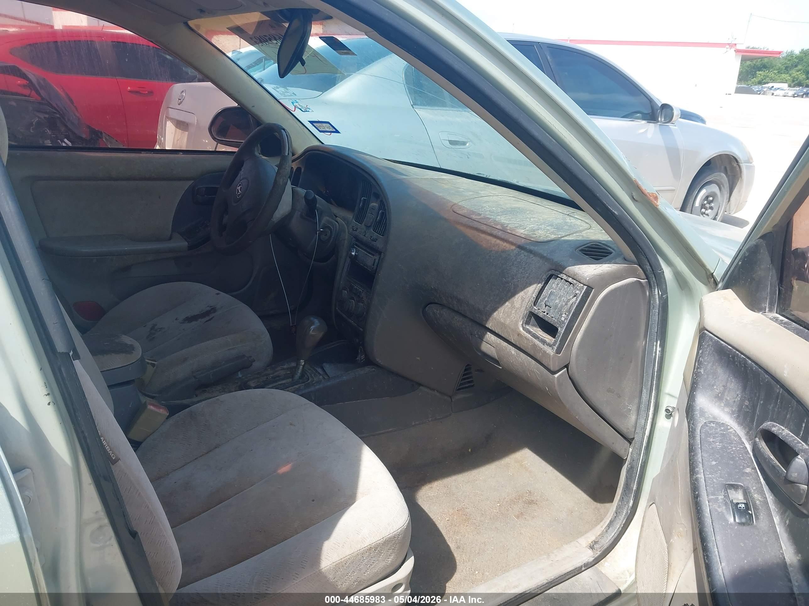 HYUNDAI ELANTRA image 5