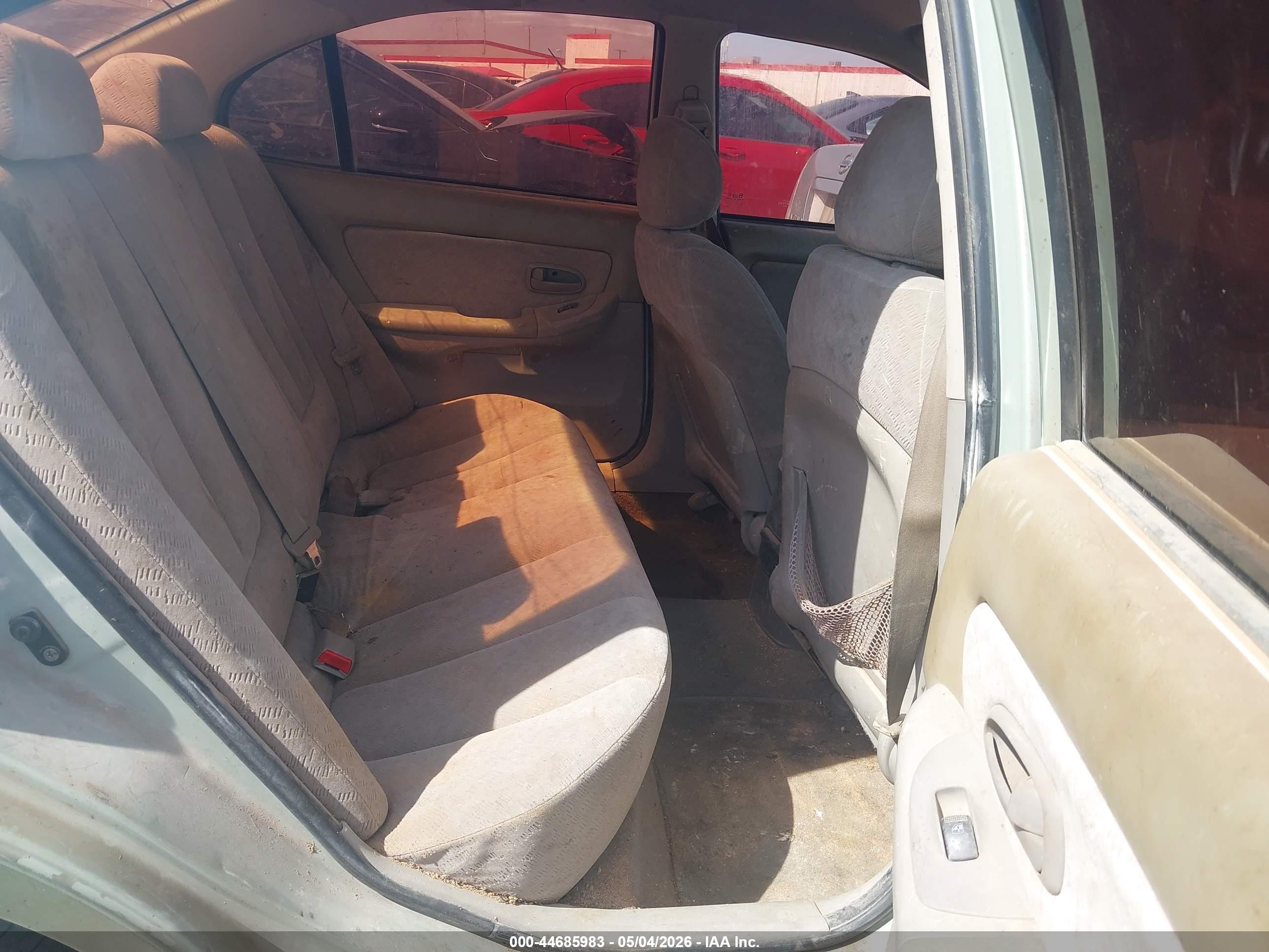 HYUNDAI ELANTRA image 8