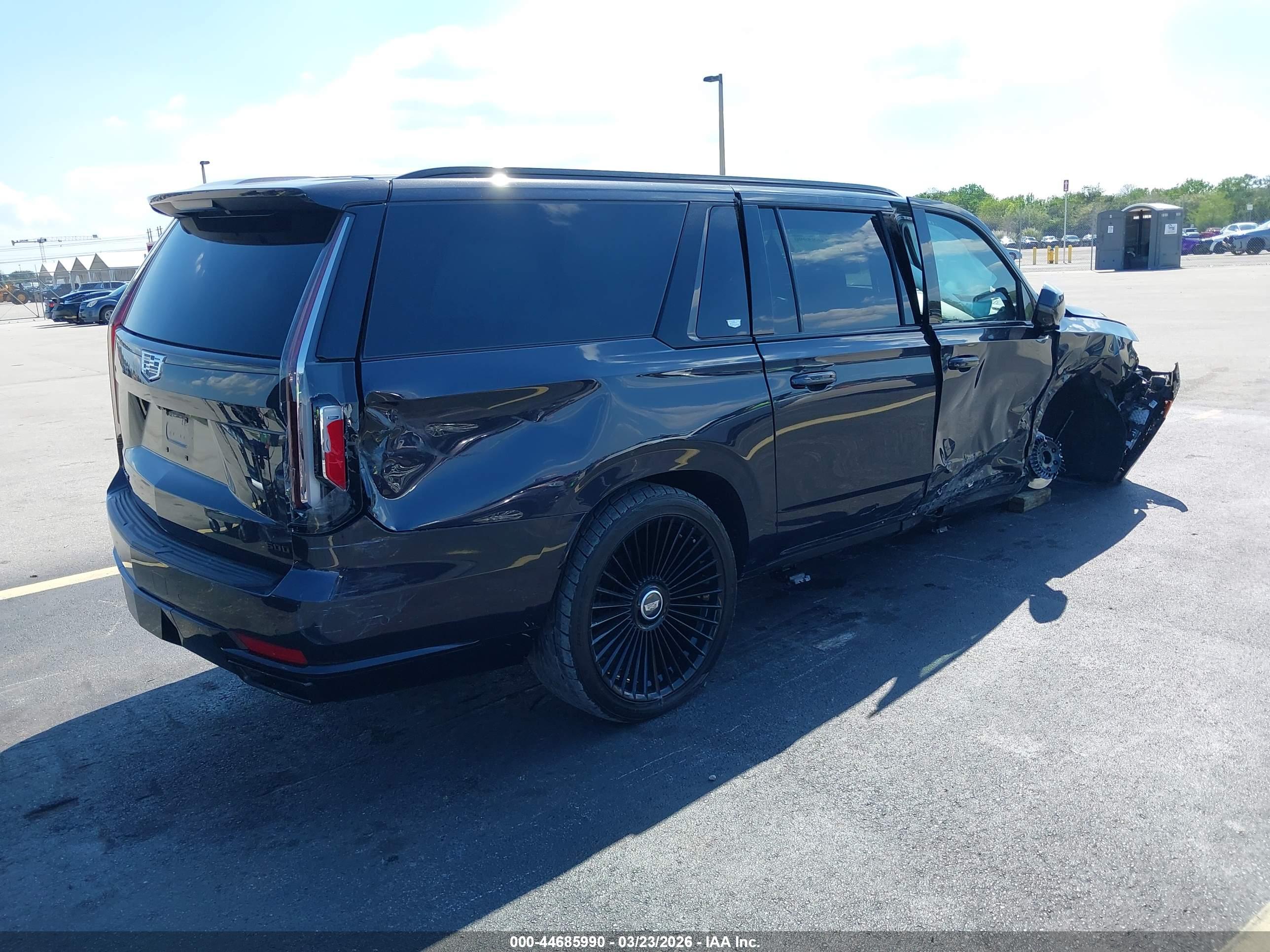 CADILLAC ESCALADE image 4