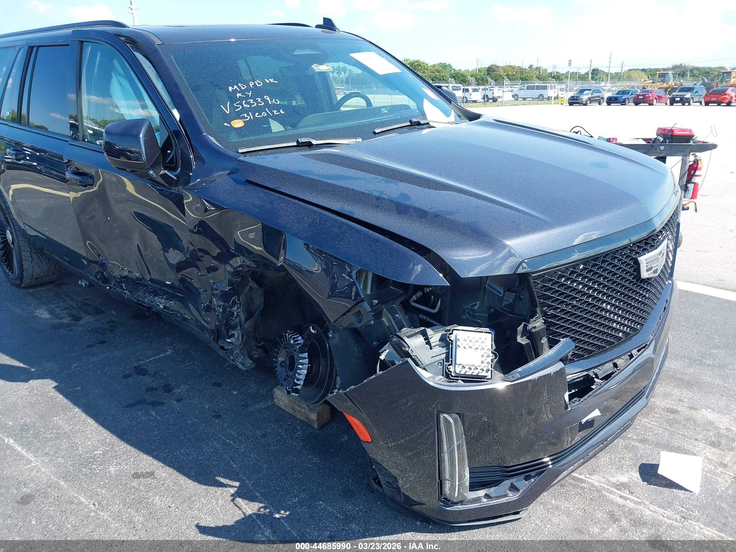 CADILLAC ESCALADE image 6