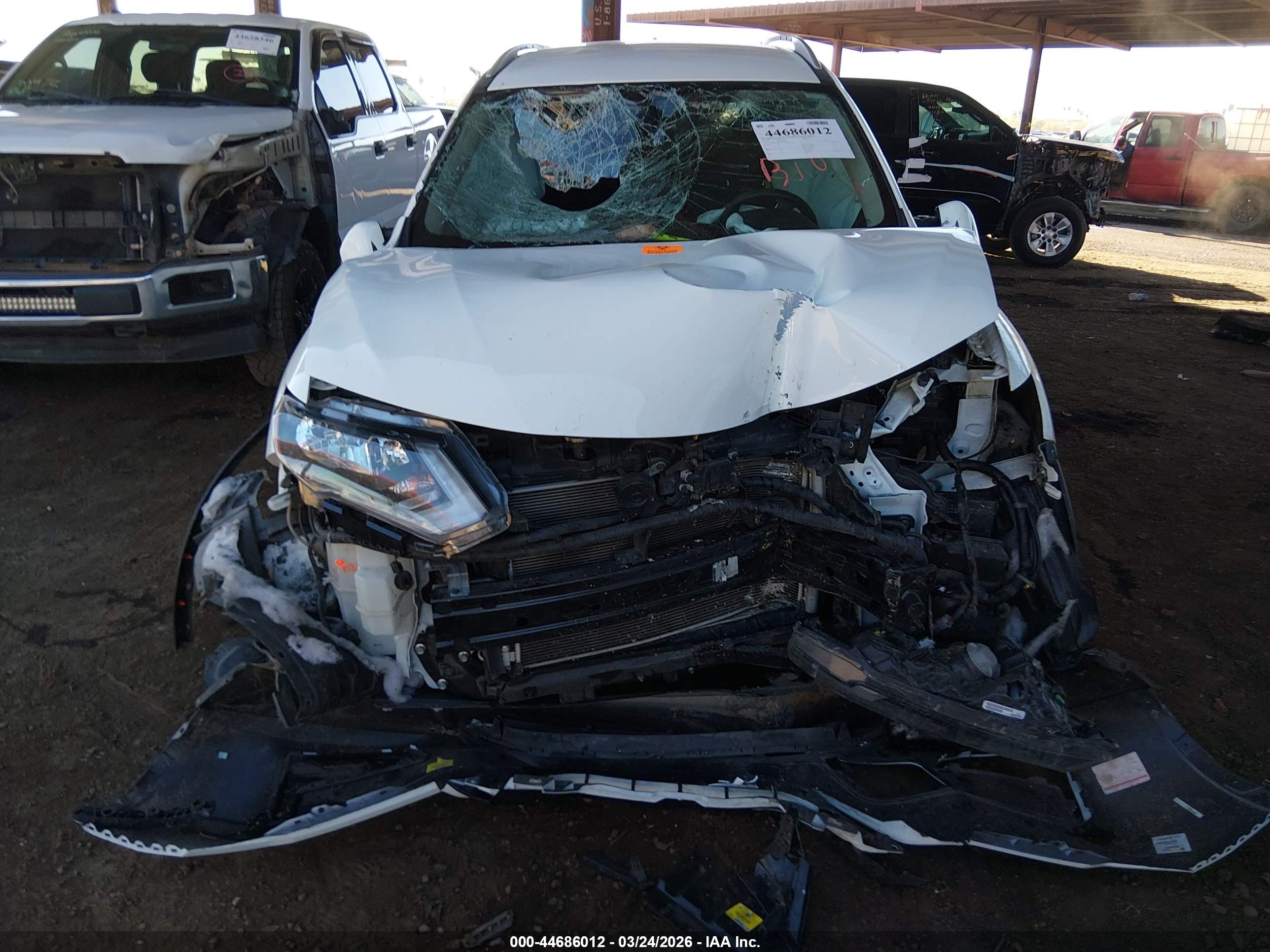 NISSAN ROGUE image 6