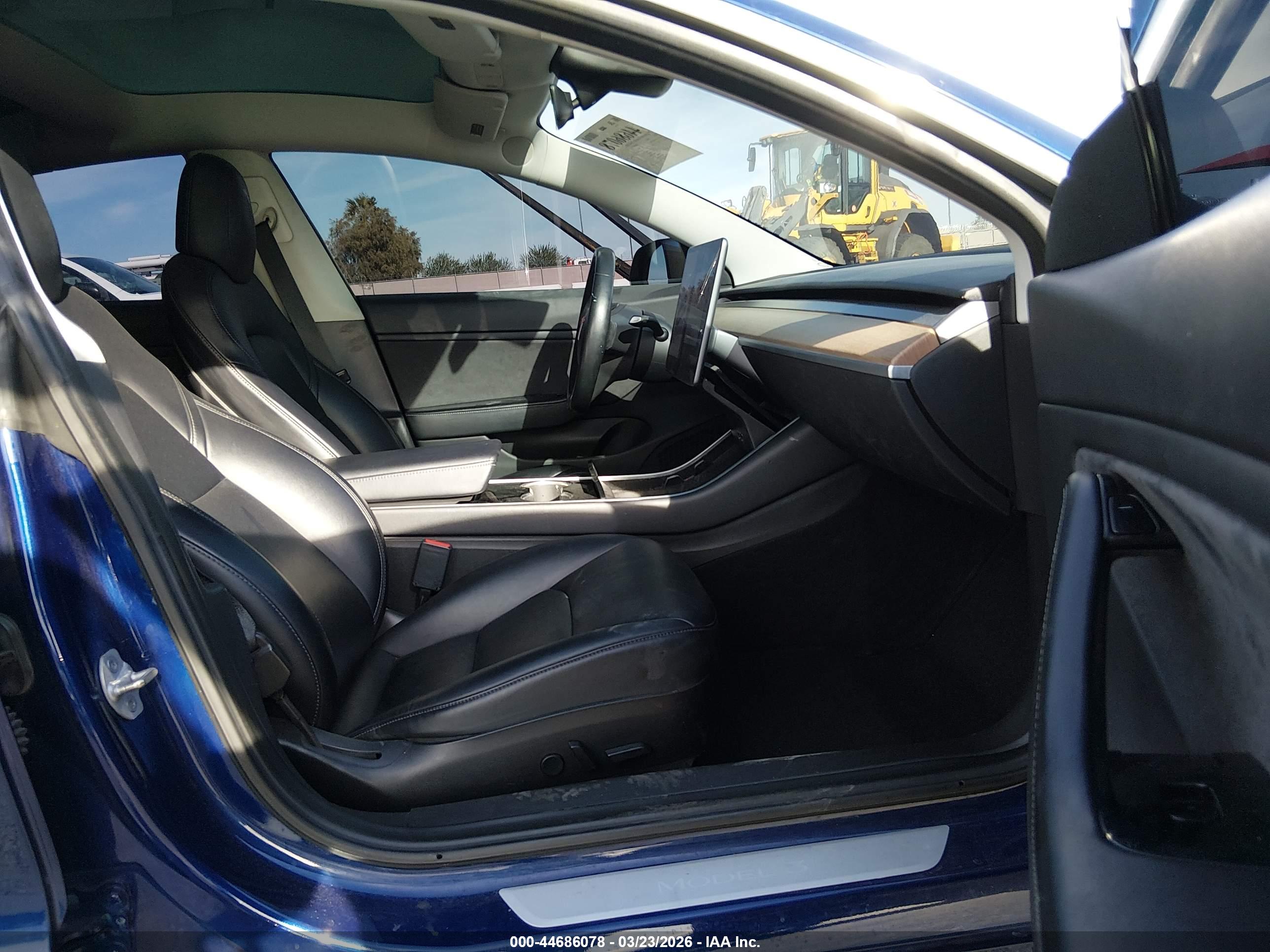 TESLA MODEL image 5