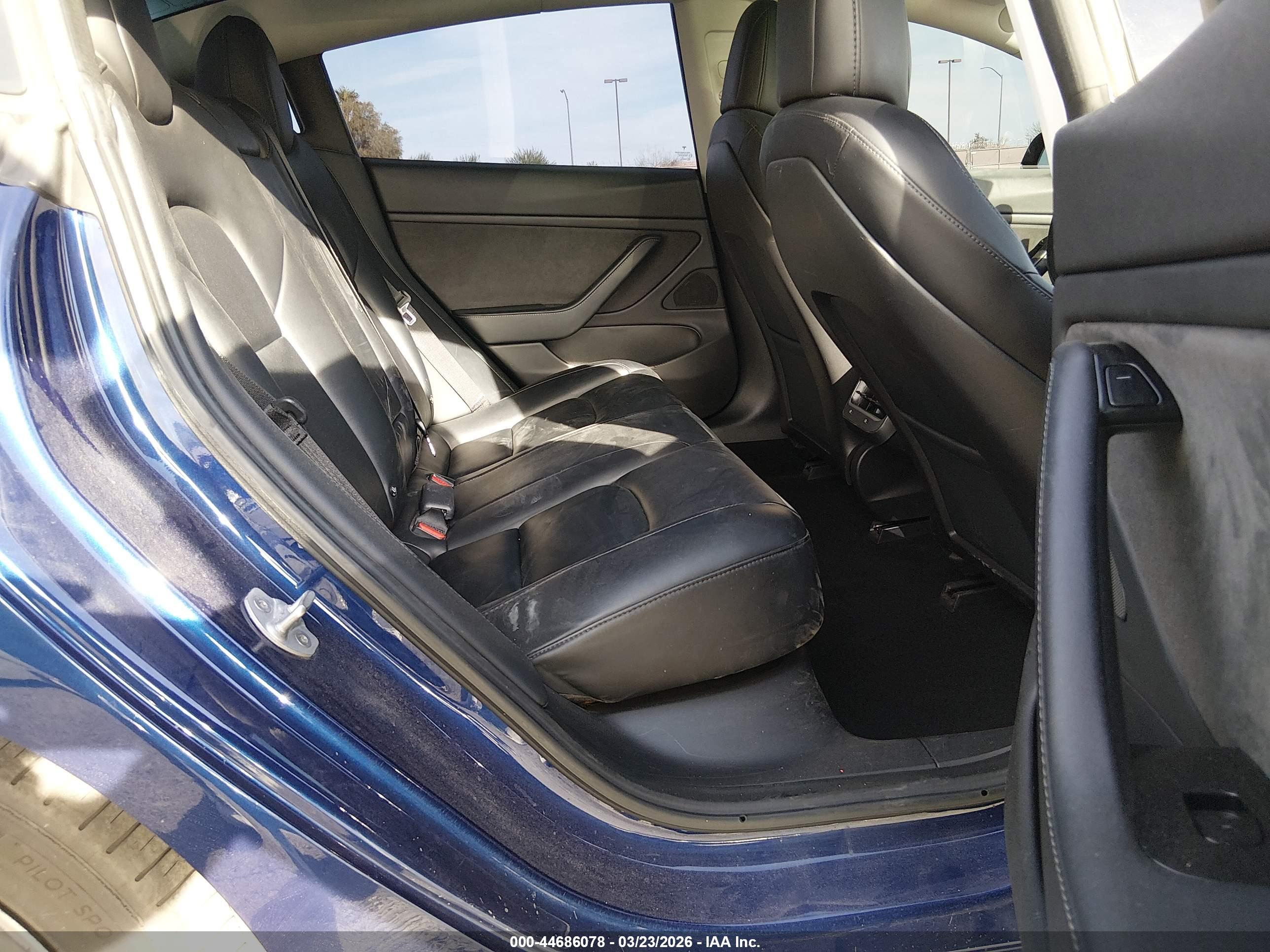 TESLA MODEL image 8