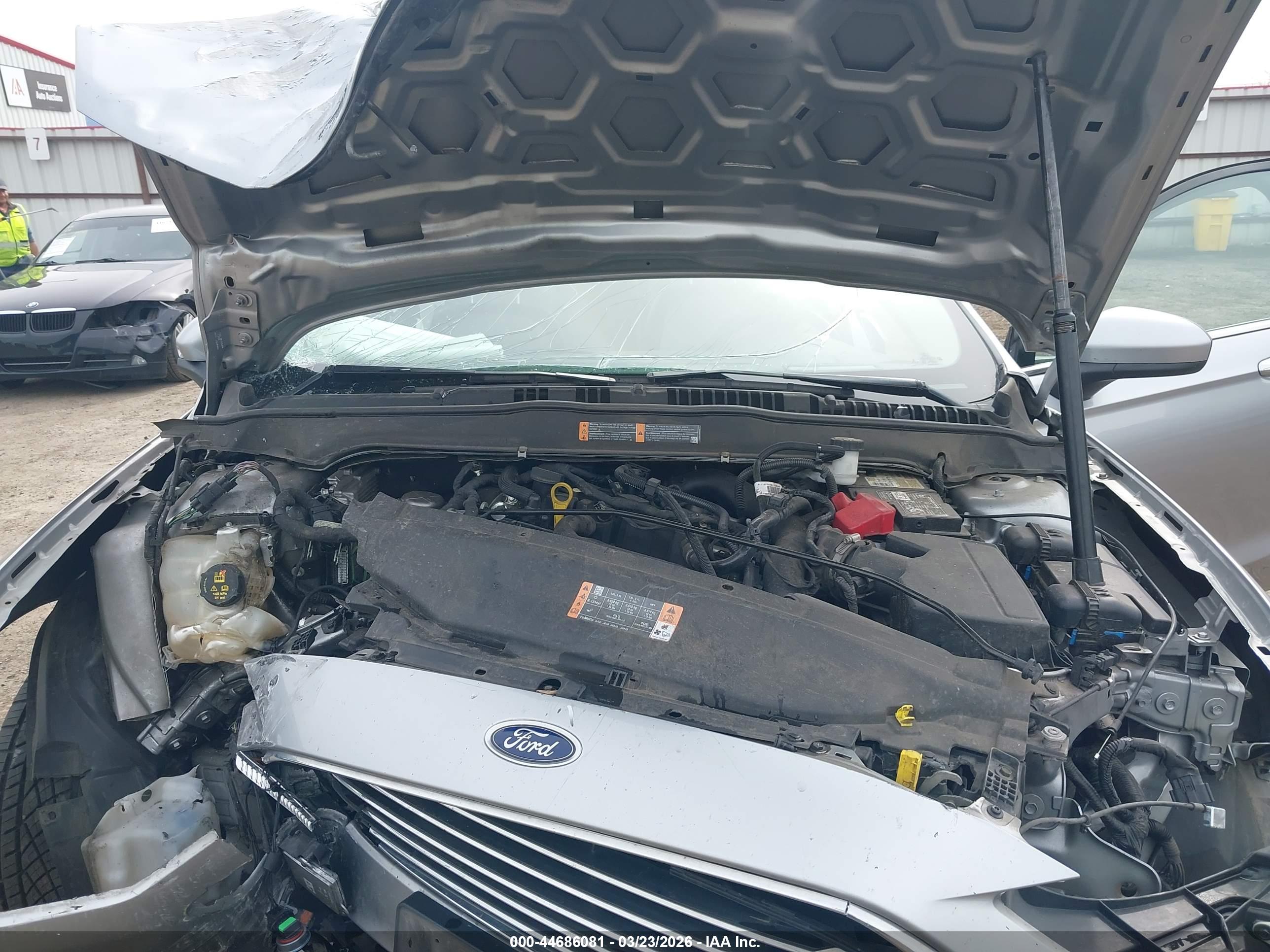 FORD FUSION image 10