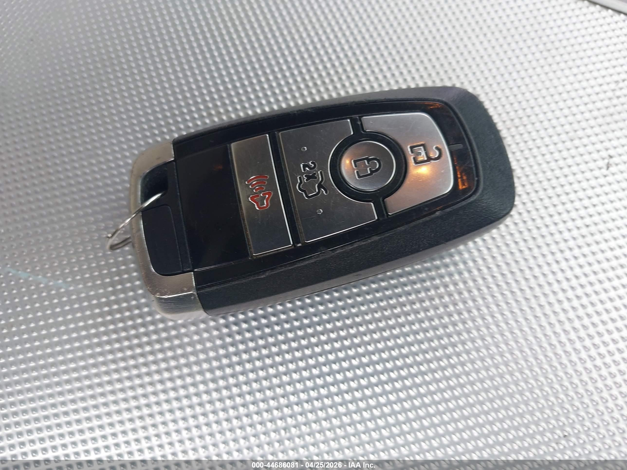 FORD FUSION image 11