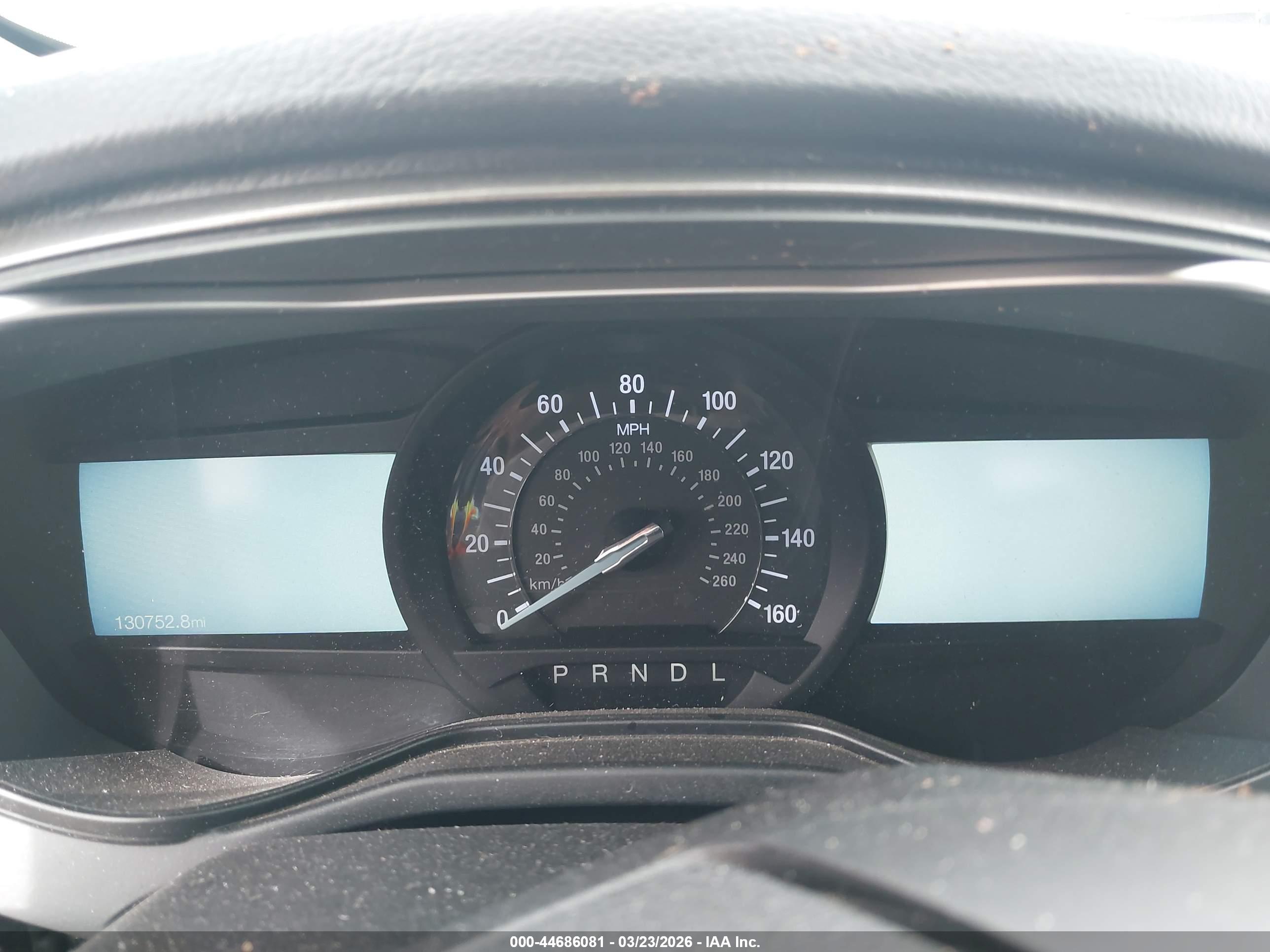 FORD FUSION image 7
