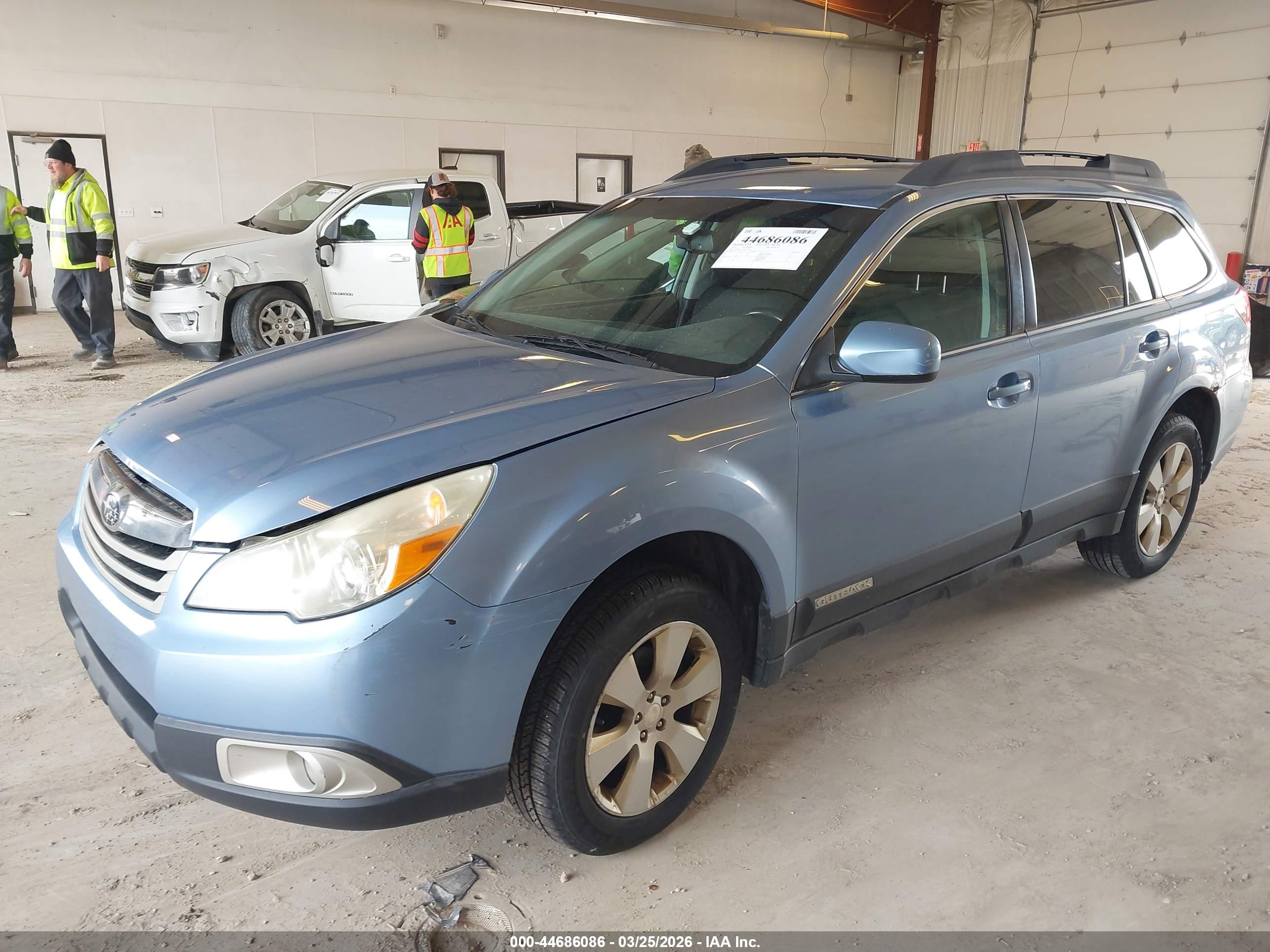 SUBARU OUTBACK image 2