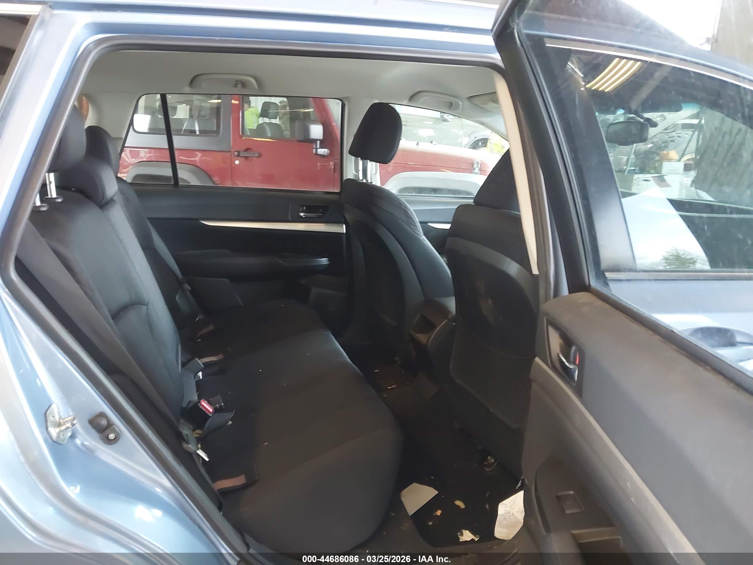 SUBARU OUTBACK image 8