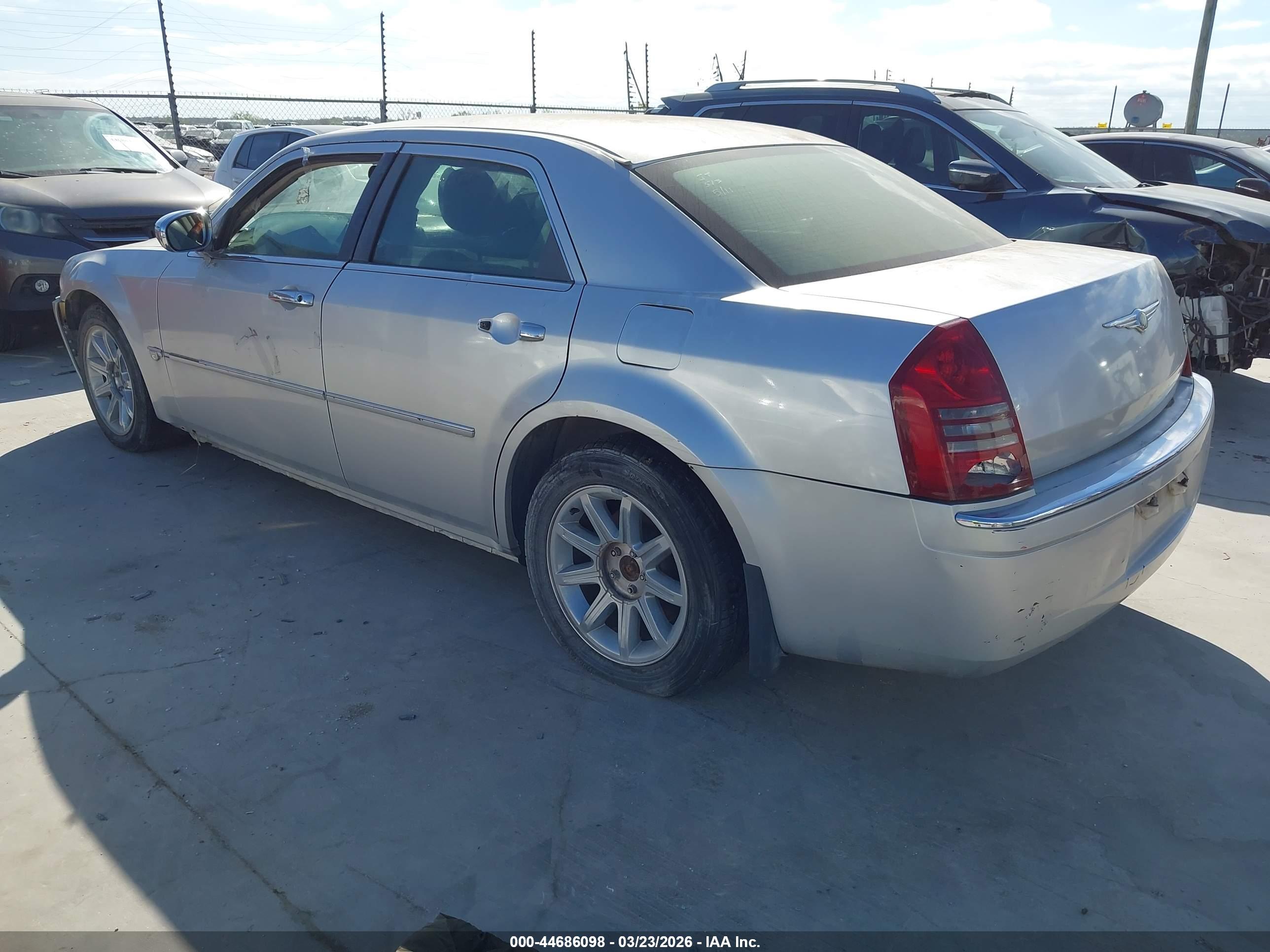 CHRYSLER 300C image 3