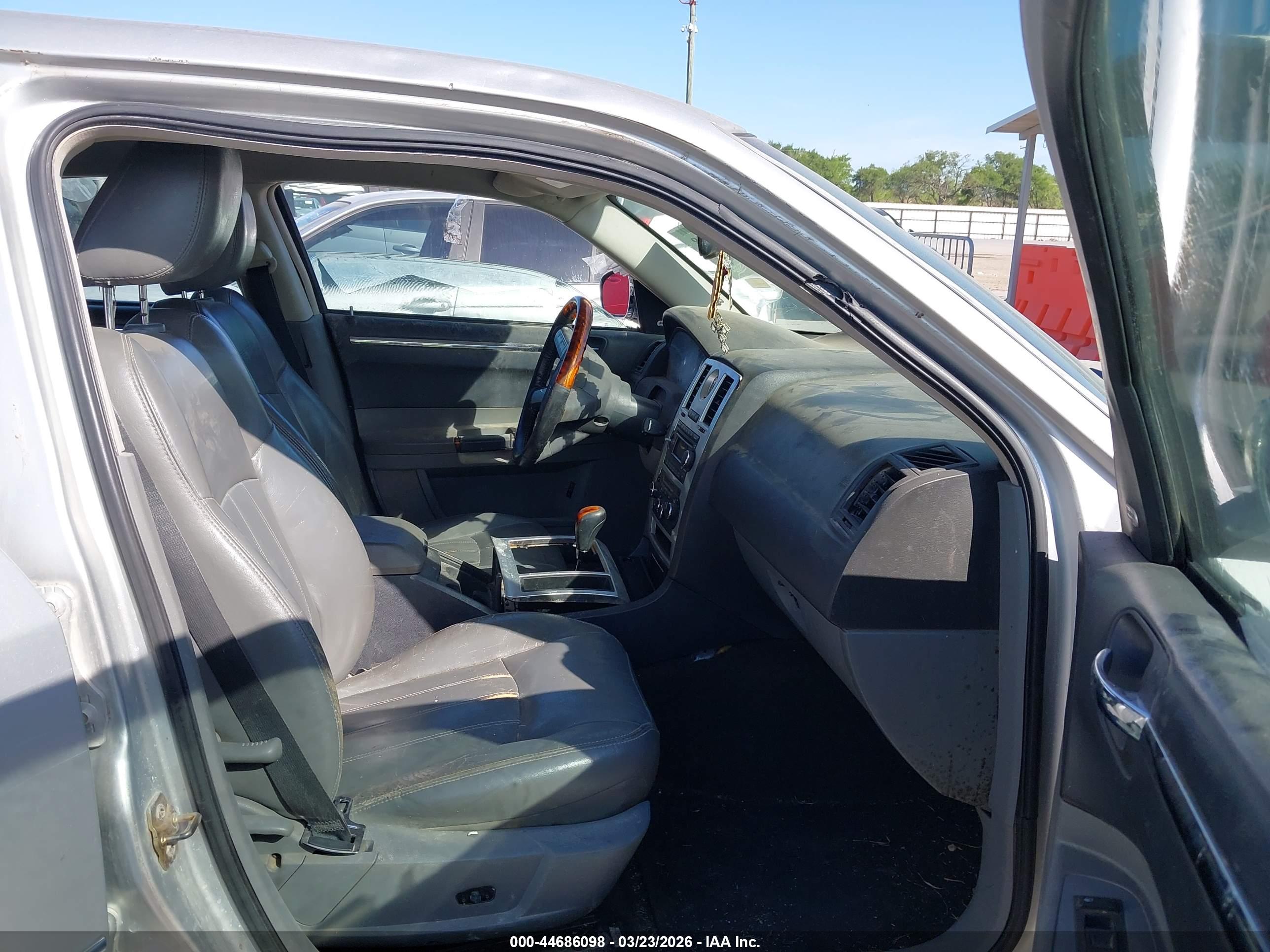 CHRYSLER 300C image 5