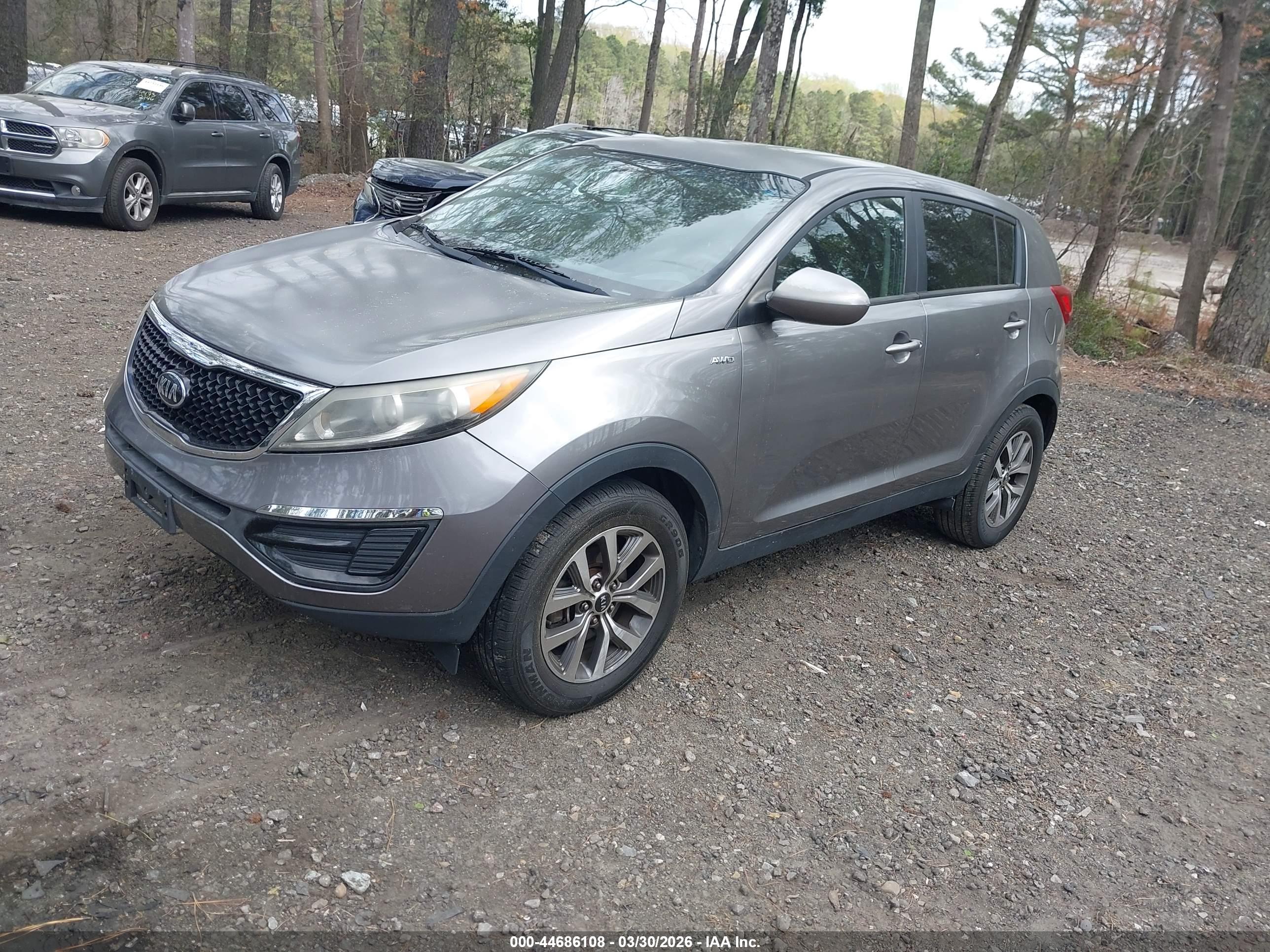 KIA SPORTAGE image 2