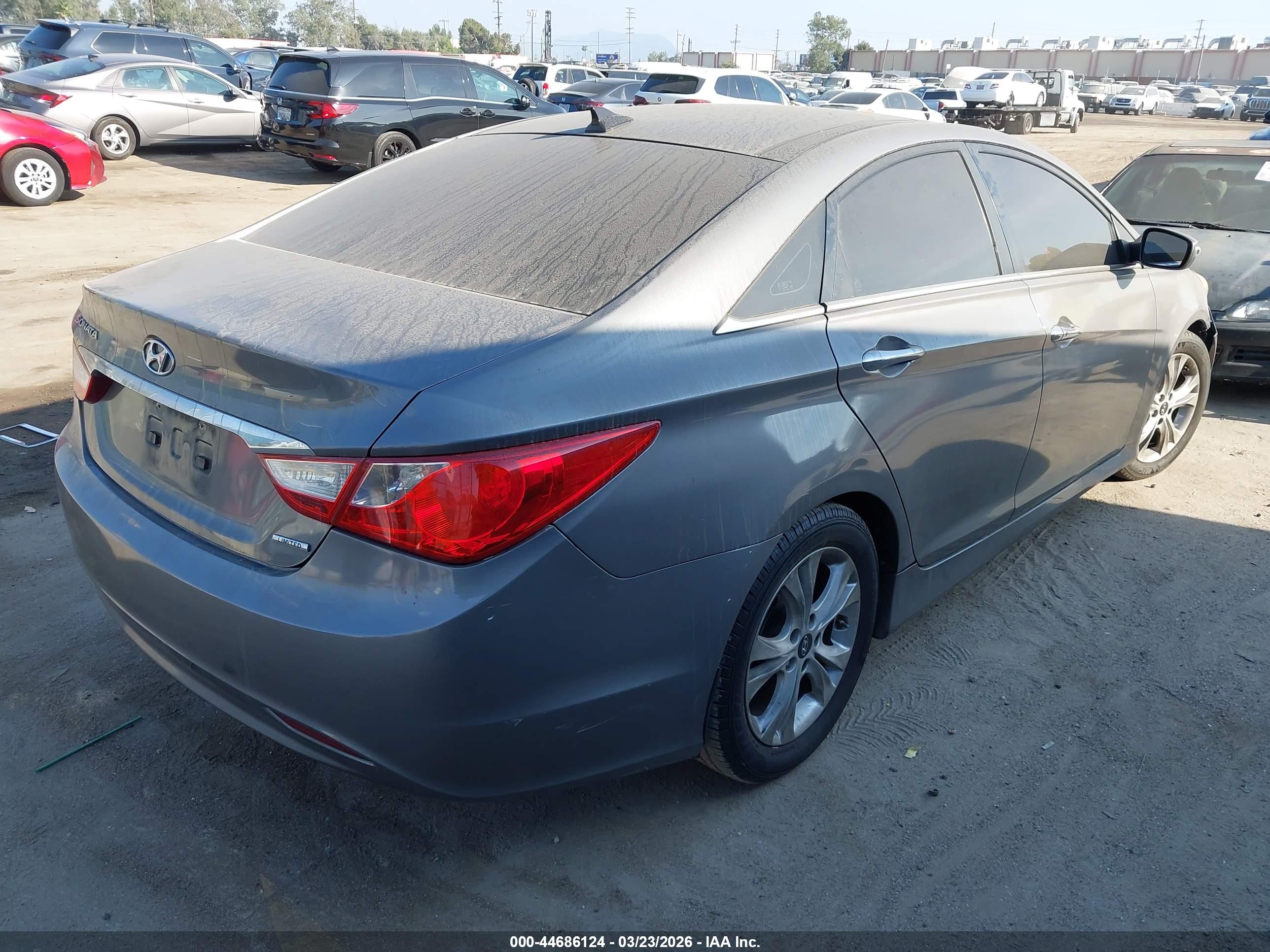 HYUNDAI SONATA image 4