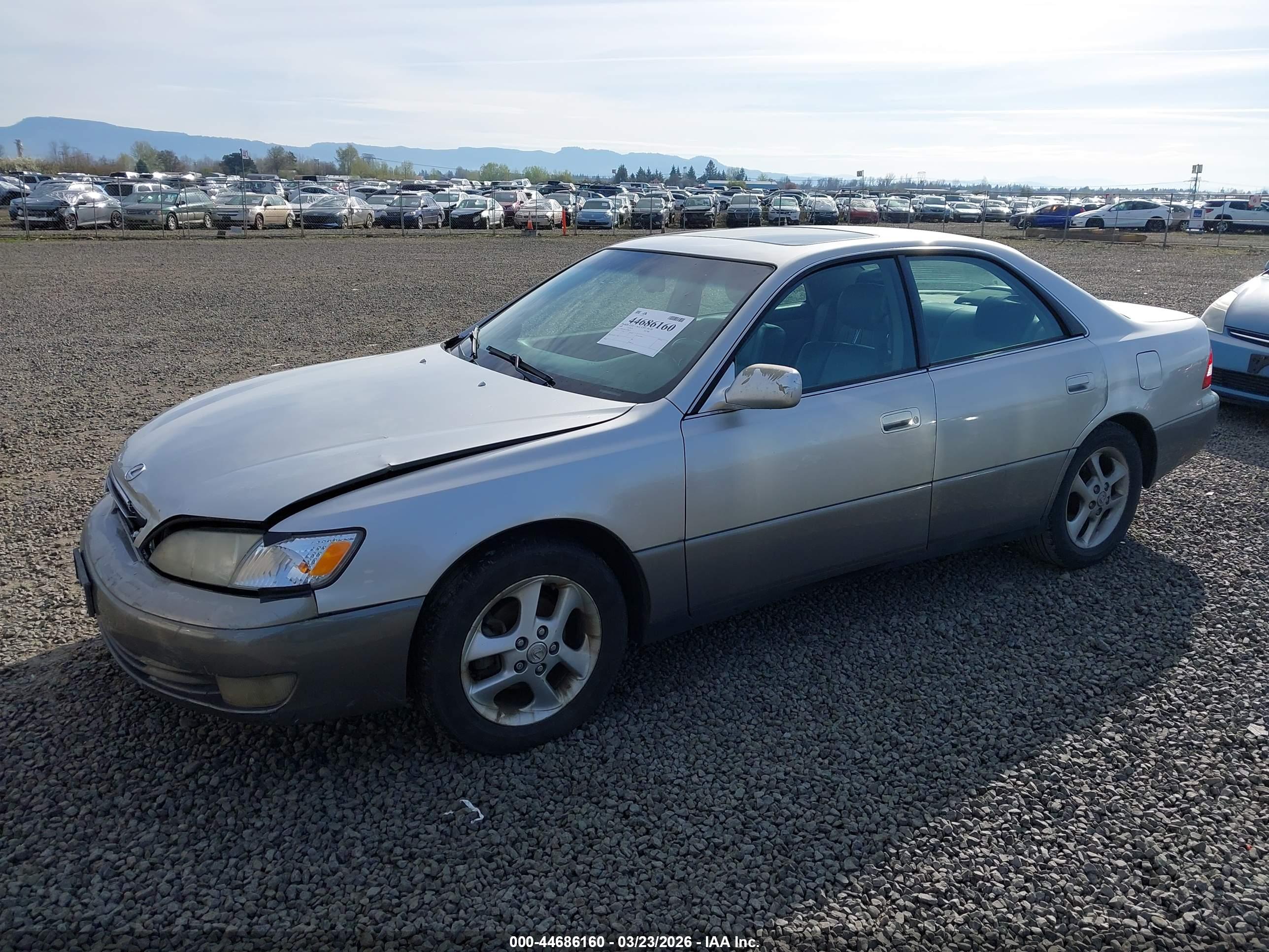 LEXUS ES image 2