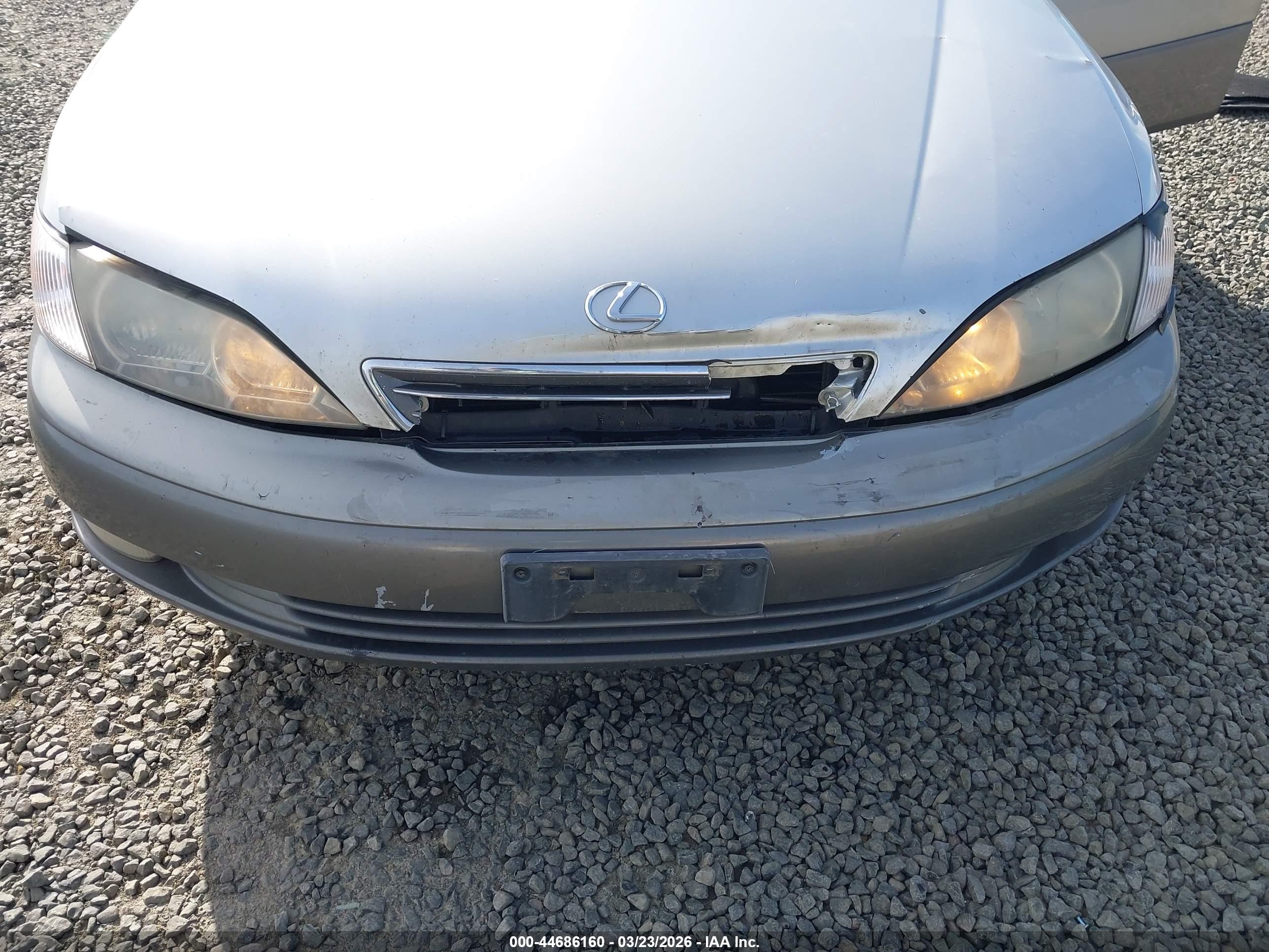 LEXUS ES image 6