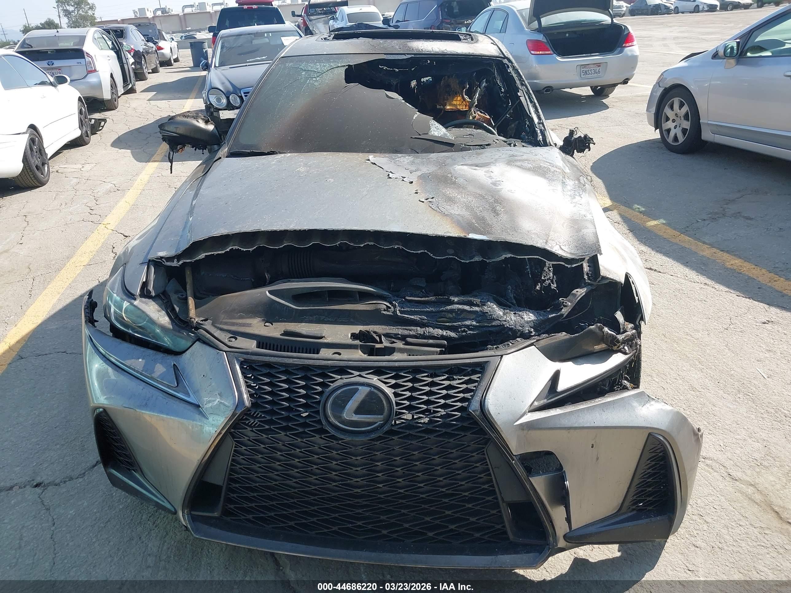 LEXUS IS image 6