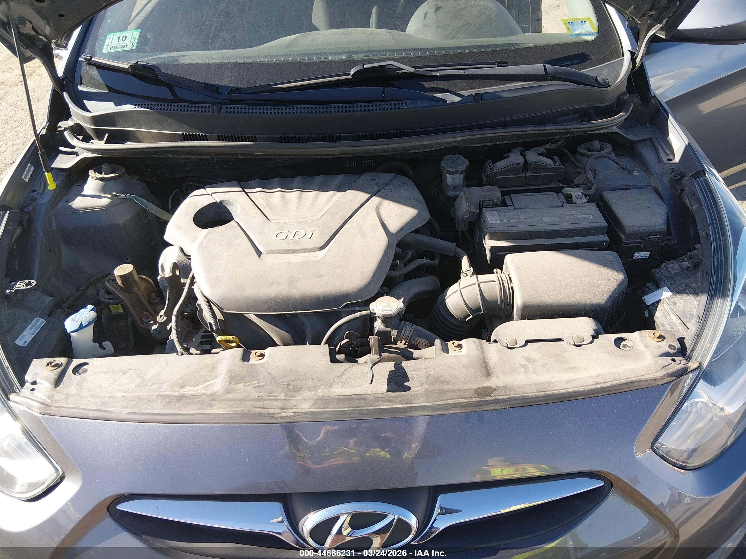 HYUNDAI ACCENT image 10