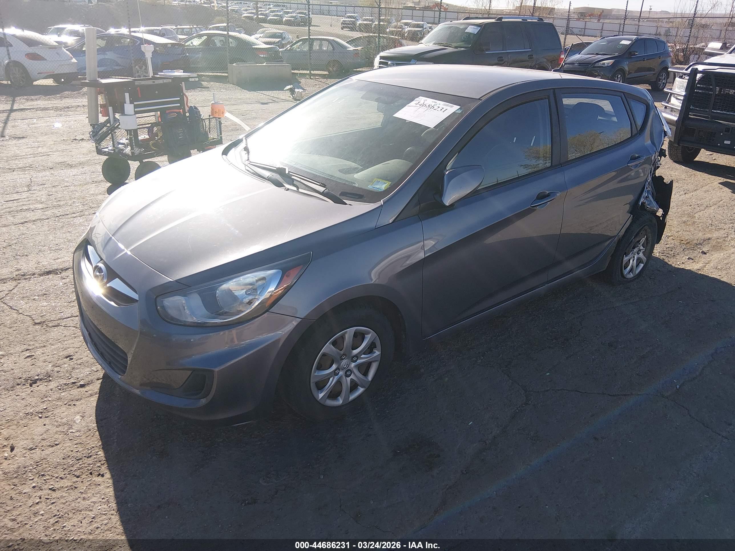 HYUNDAI ACCENT image 2