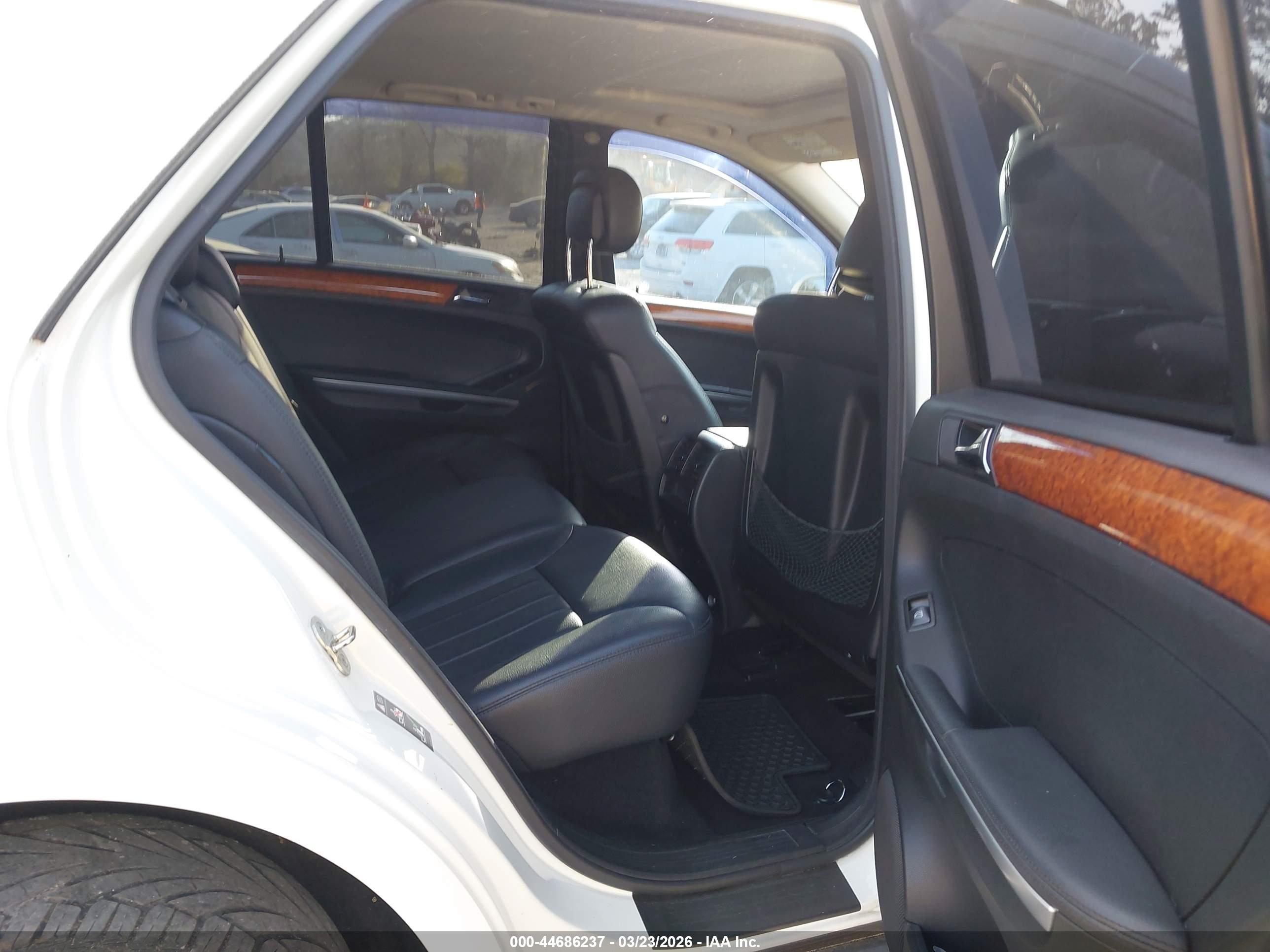MERCEDES-BENZ ML image 8