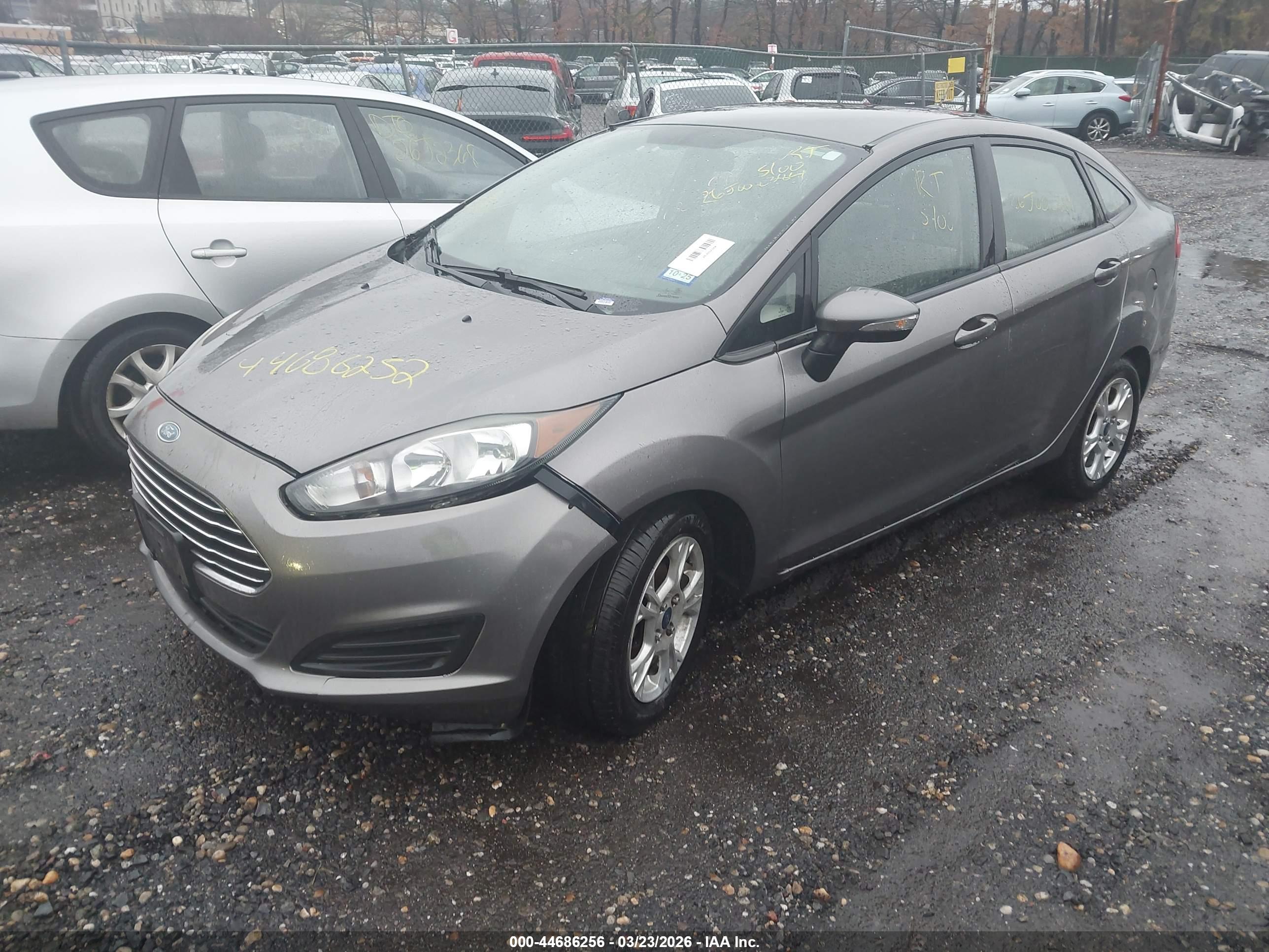 FORD FIESTA image 2