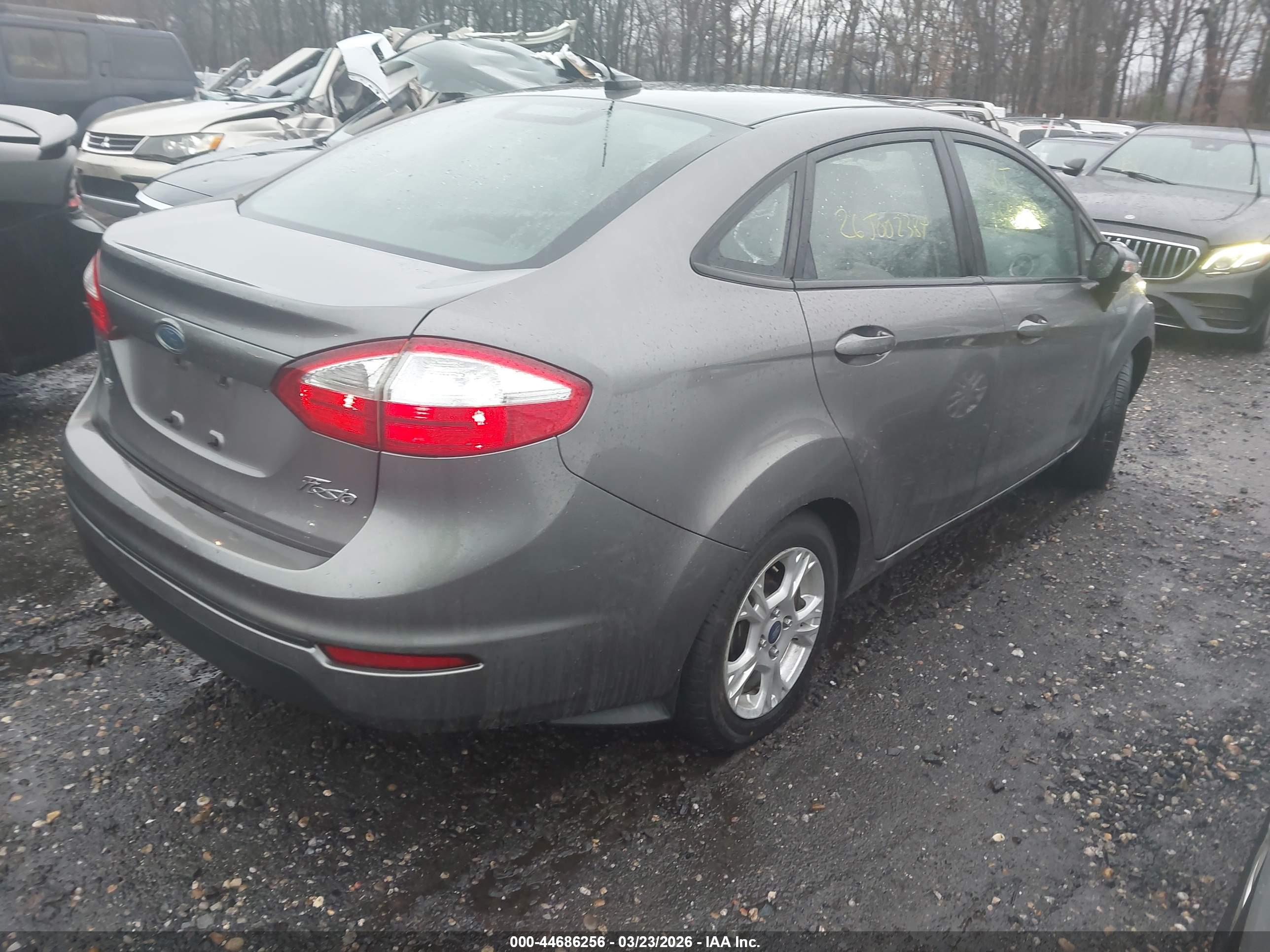 FORD FIESTA image 4